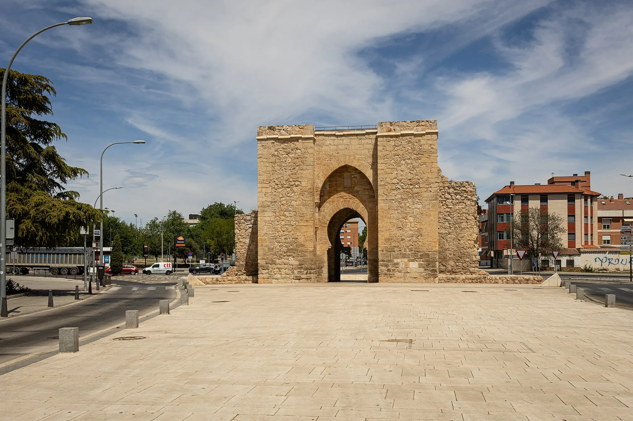 Photo showing: Puerta de Toledo
