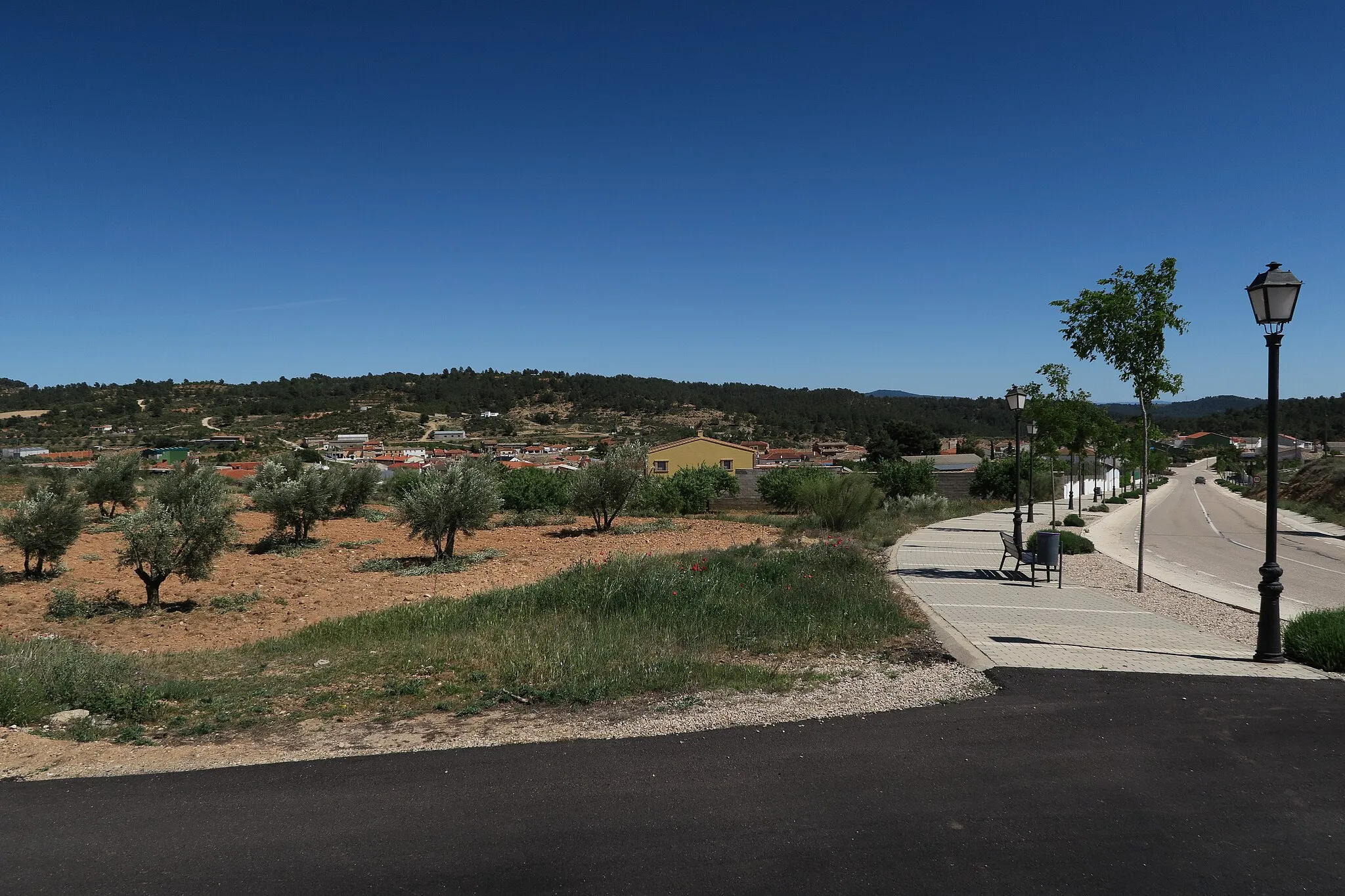 Photo showing: La Pesquera, entrada a la población desde la CUV-5044