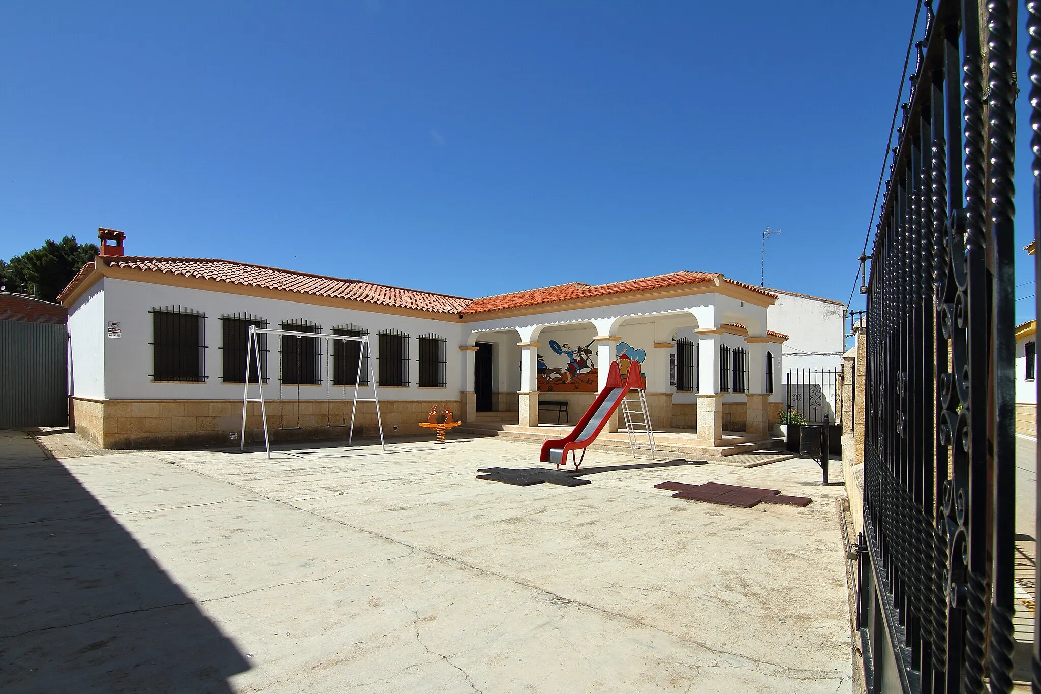 Photo showing: La Pesquera, centro educativo