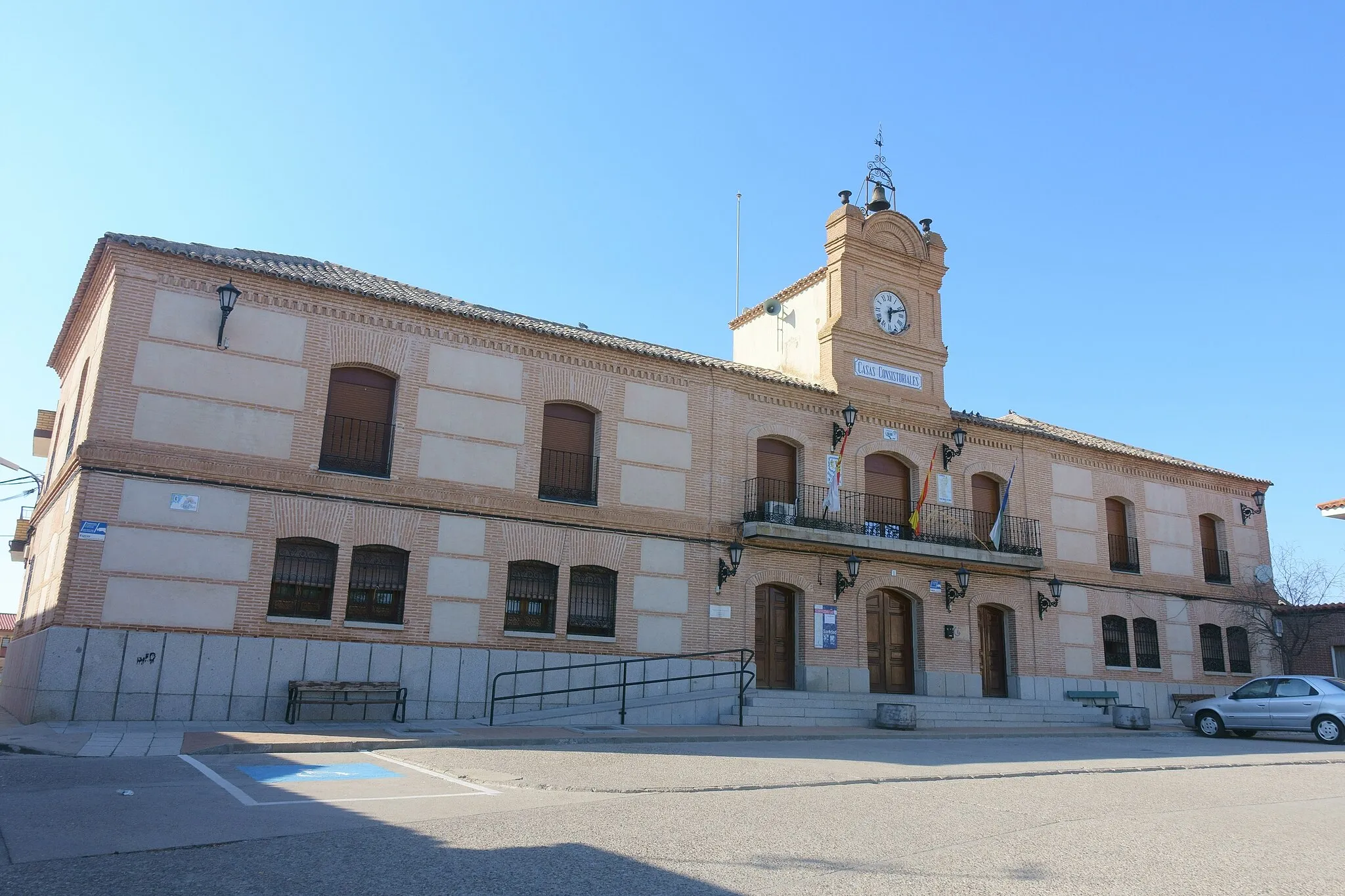 Photo showing: Casa consistorial de Carmena (Toledo, España).