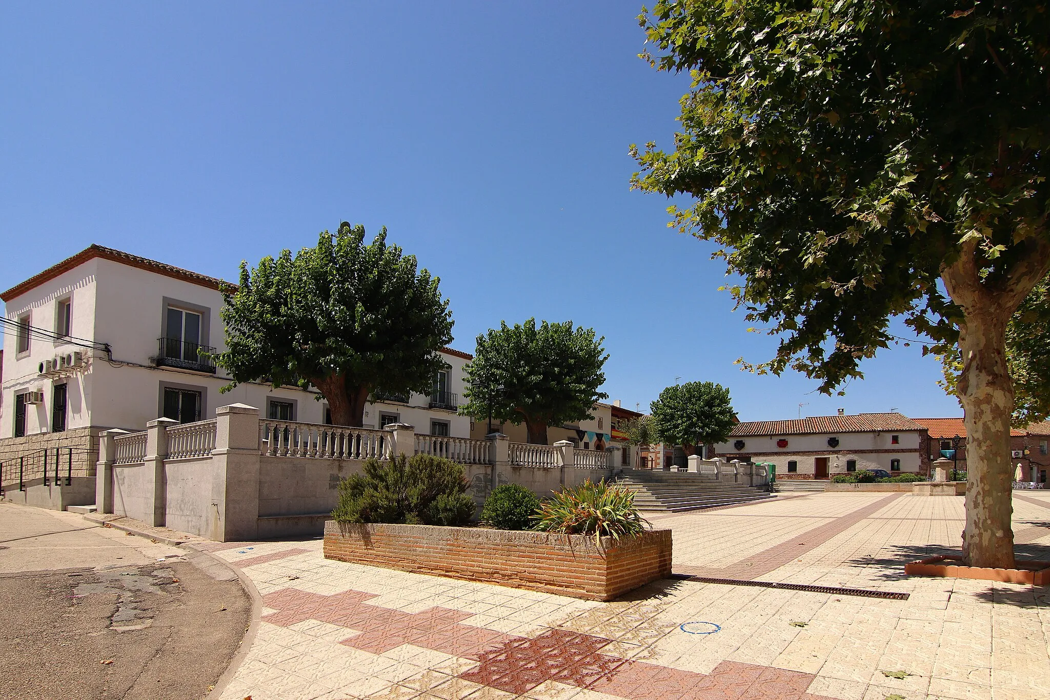 Photo showing: Plaza 18 Septiembre, Casas Consistoriales, Los Cerralbos