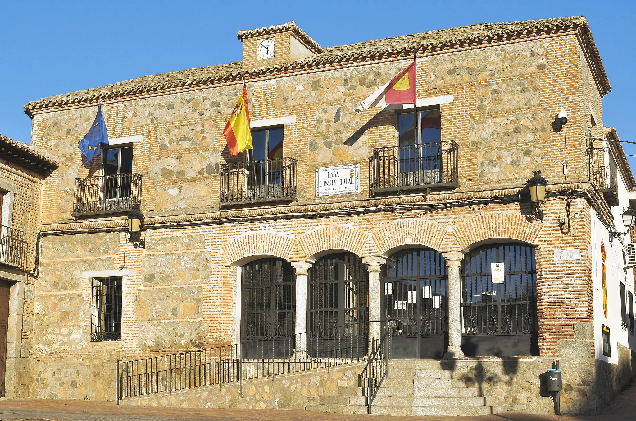 Photo showing: The Town Hall. San Martín de Pusa, Toledo, Castile-La Mancha, Spain