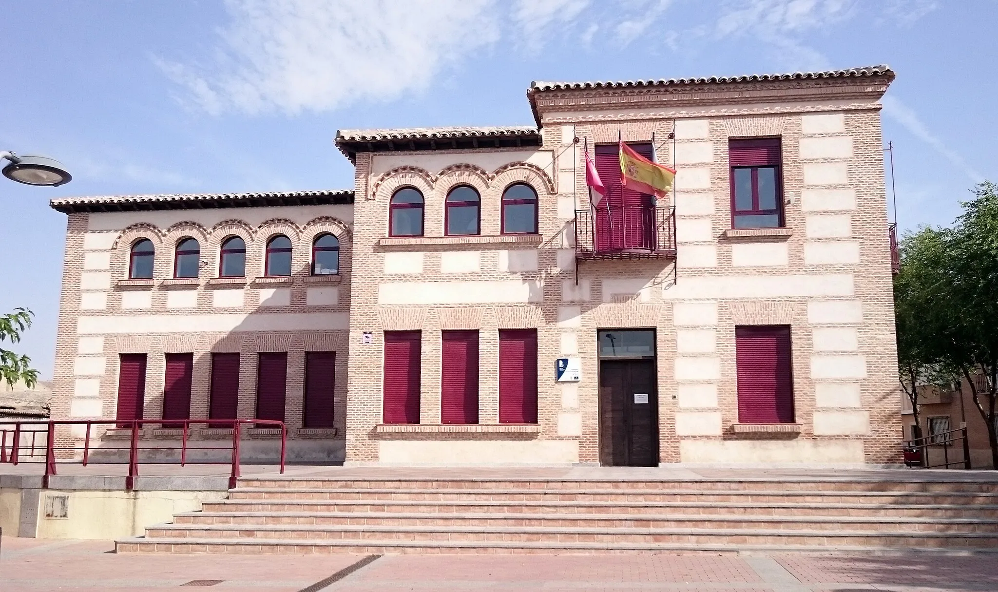 Photo showing: Biblioteca municipal, en el antiguo colegio Fernando Martín