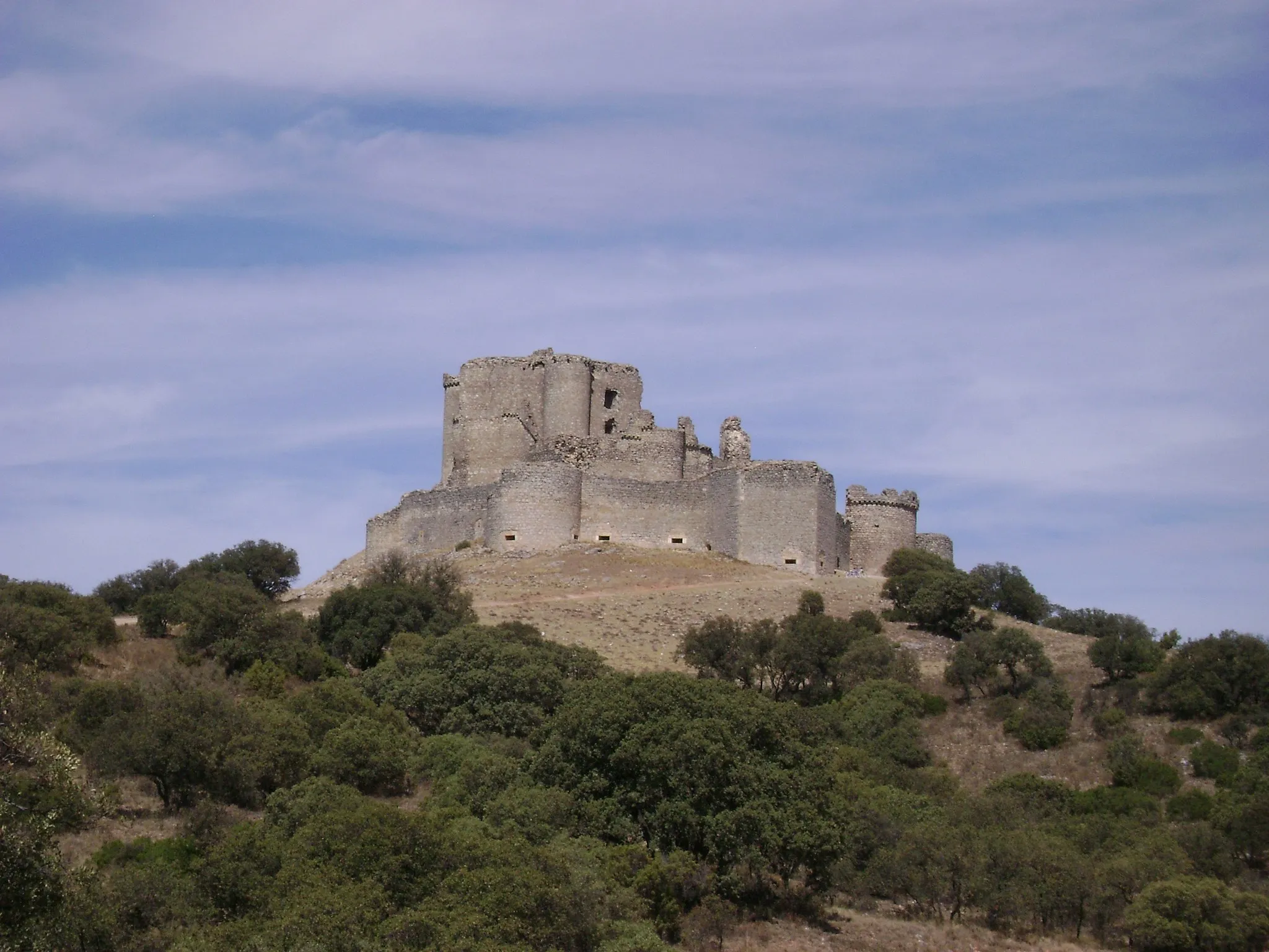 Photo showing: Monumentos de Puebla de Almenara. Castillo de Puebla de Almenara