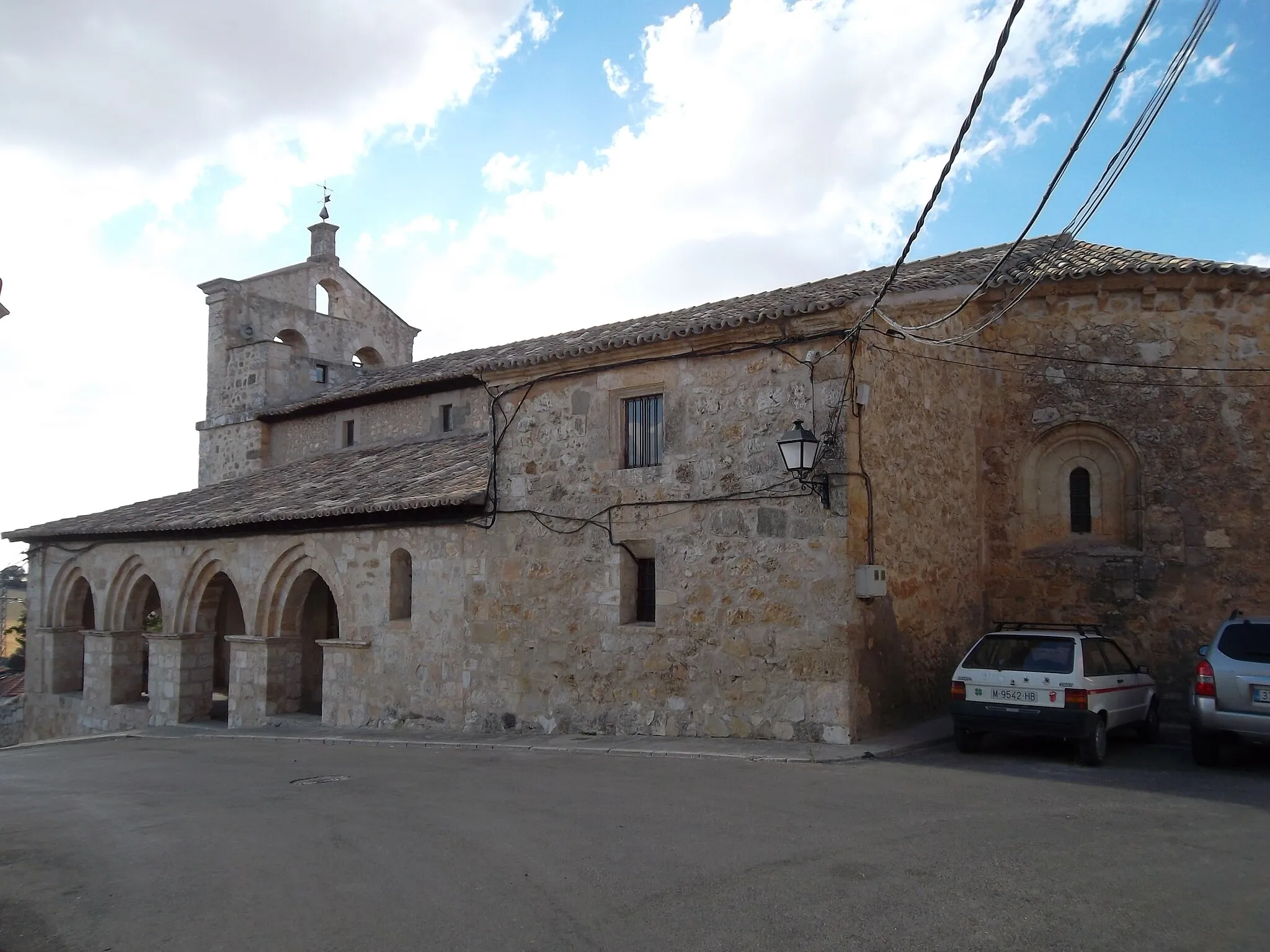 Photo showing: Valdeavellano - Iglesia  románica del siglo XII, con reformas barrocas en el siglo XVII. Está dedicada a Santa María Magdalena.