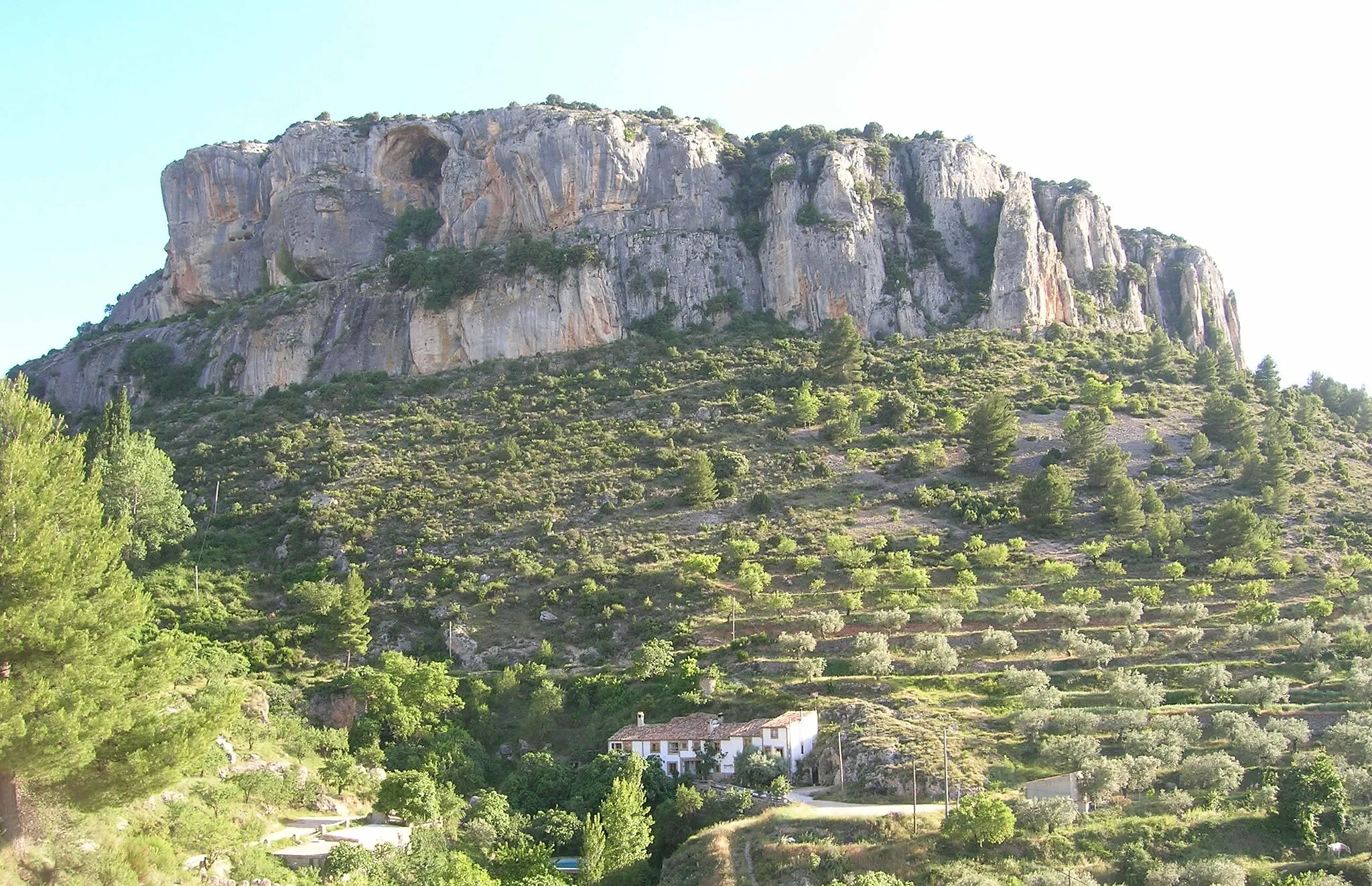 Photo showing: Rincón de las Cuevas y Molino del Río en la pedanía de Benízar (o Benizar), en Moratalla, Murcia, España. Fotografía propia, de junio de 2006, cedida al dominio público.