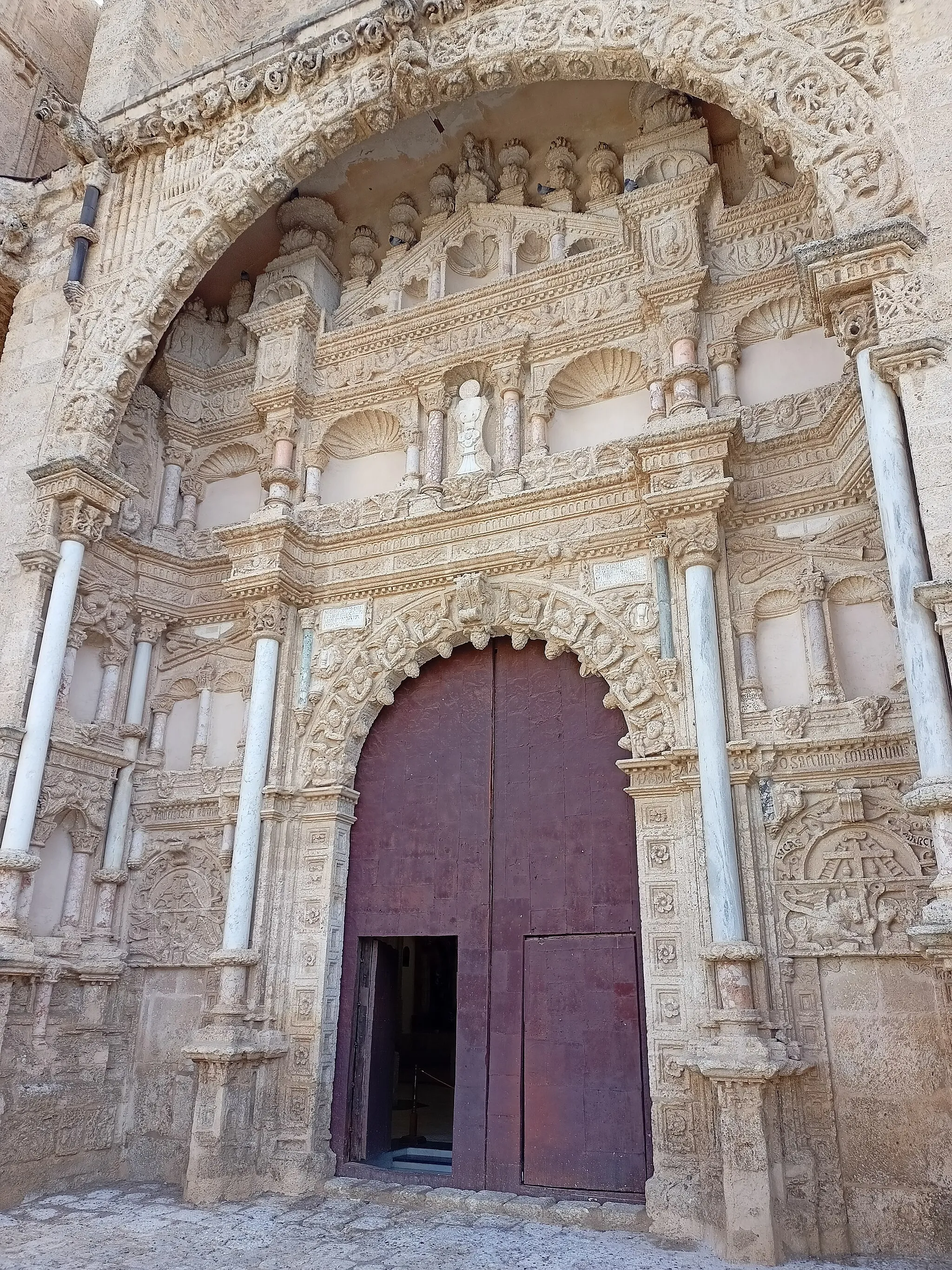 Photo showing: Detalle de la fachada de la Colegiata de Torrijos (Toledo)