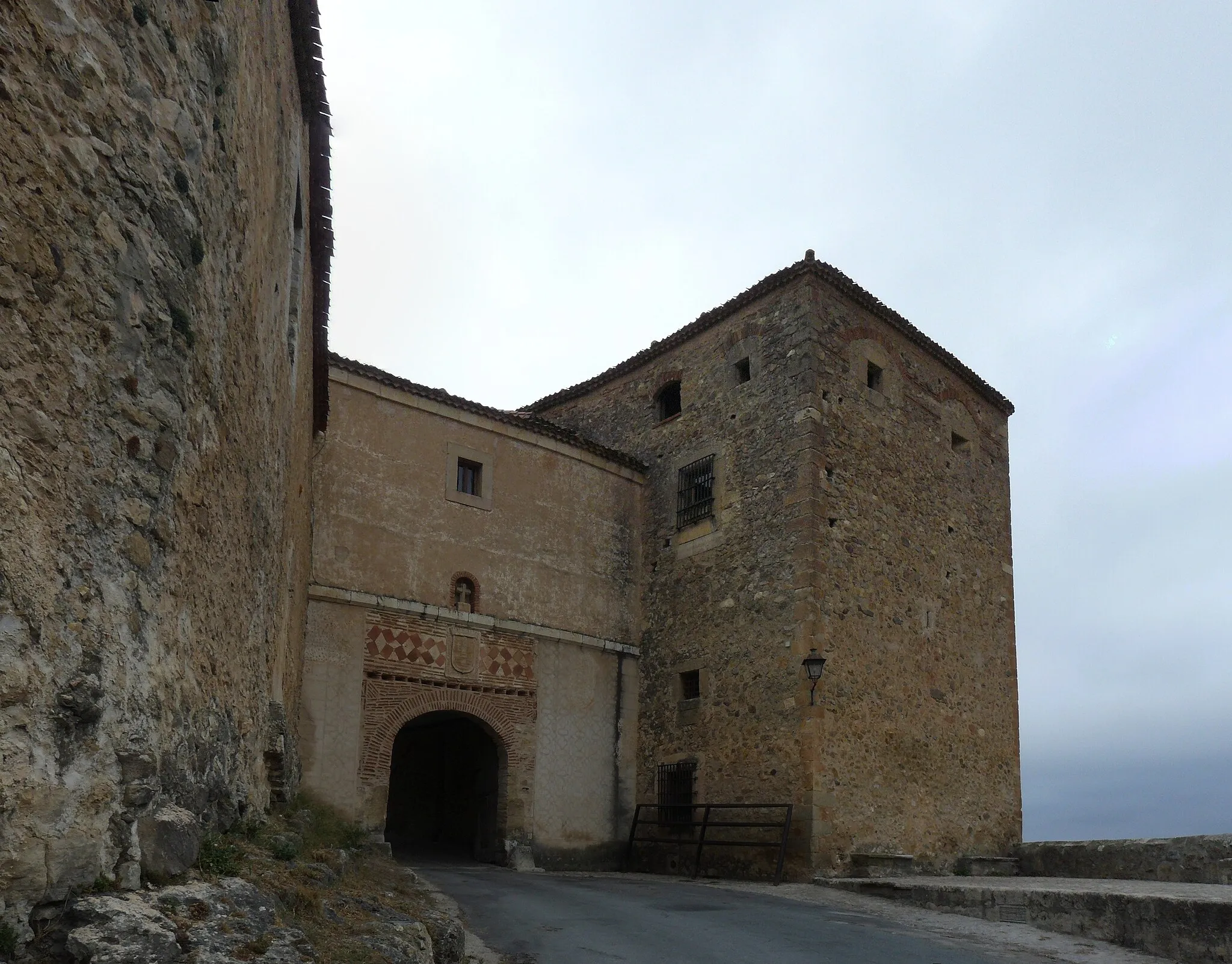 Photo showing: Medieval gate into Pedraza, Segovia (Spain)