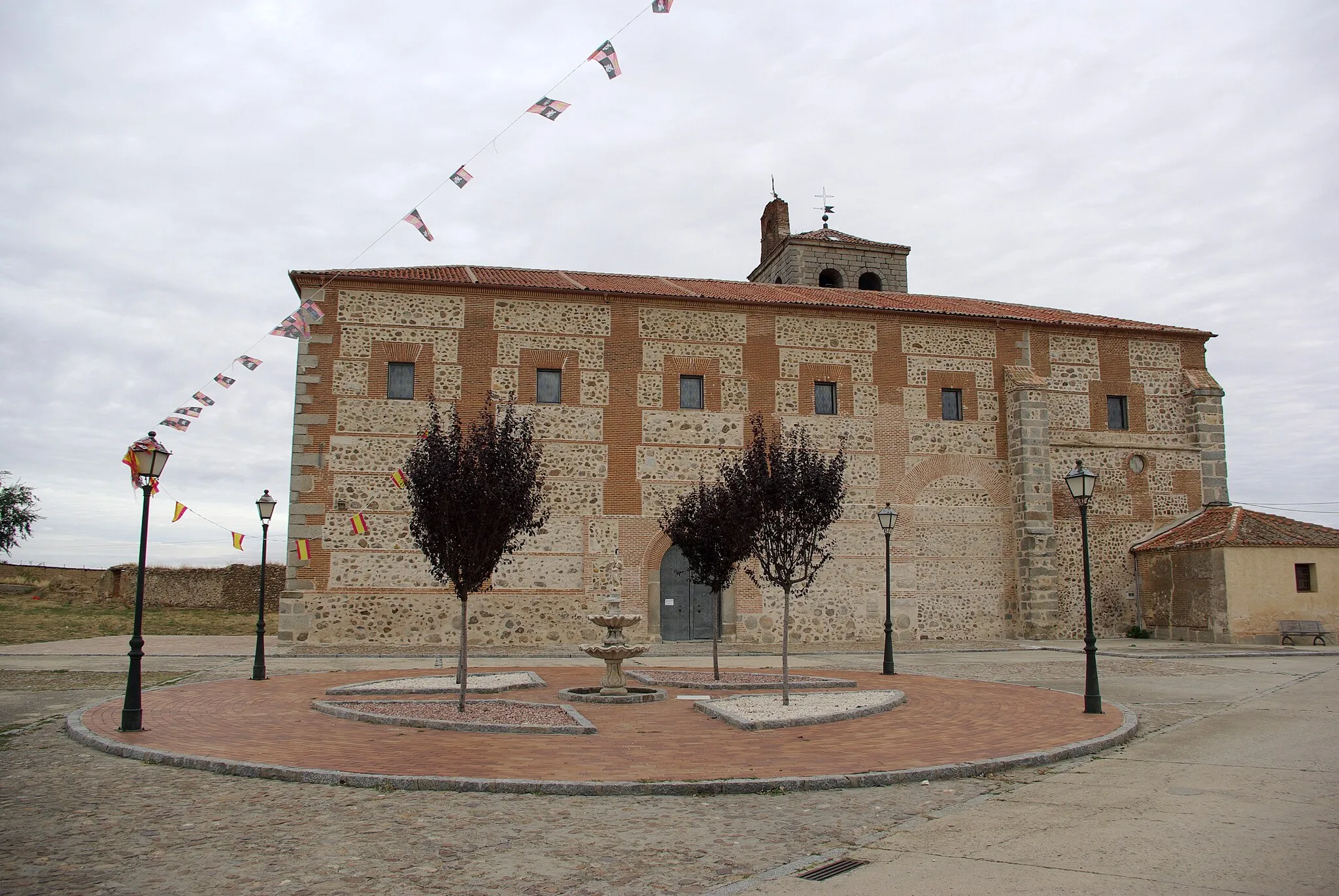 Photo showing: Church in Labajos. Segovia, Spain.