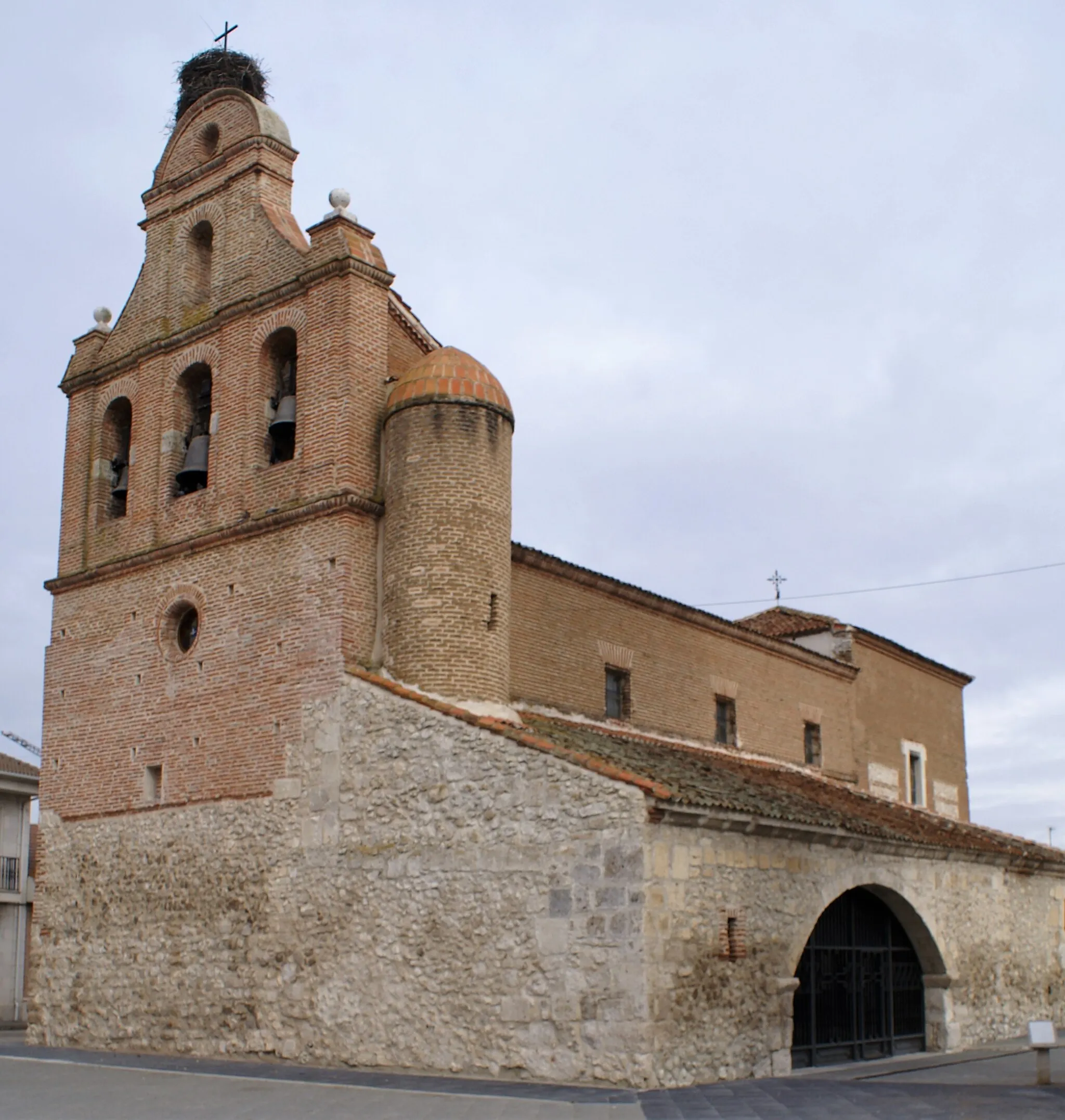 Photo showing: Church of Saint Mary of the Assumption, Remondo Segovia, Spain.