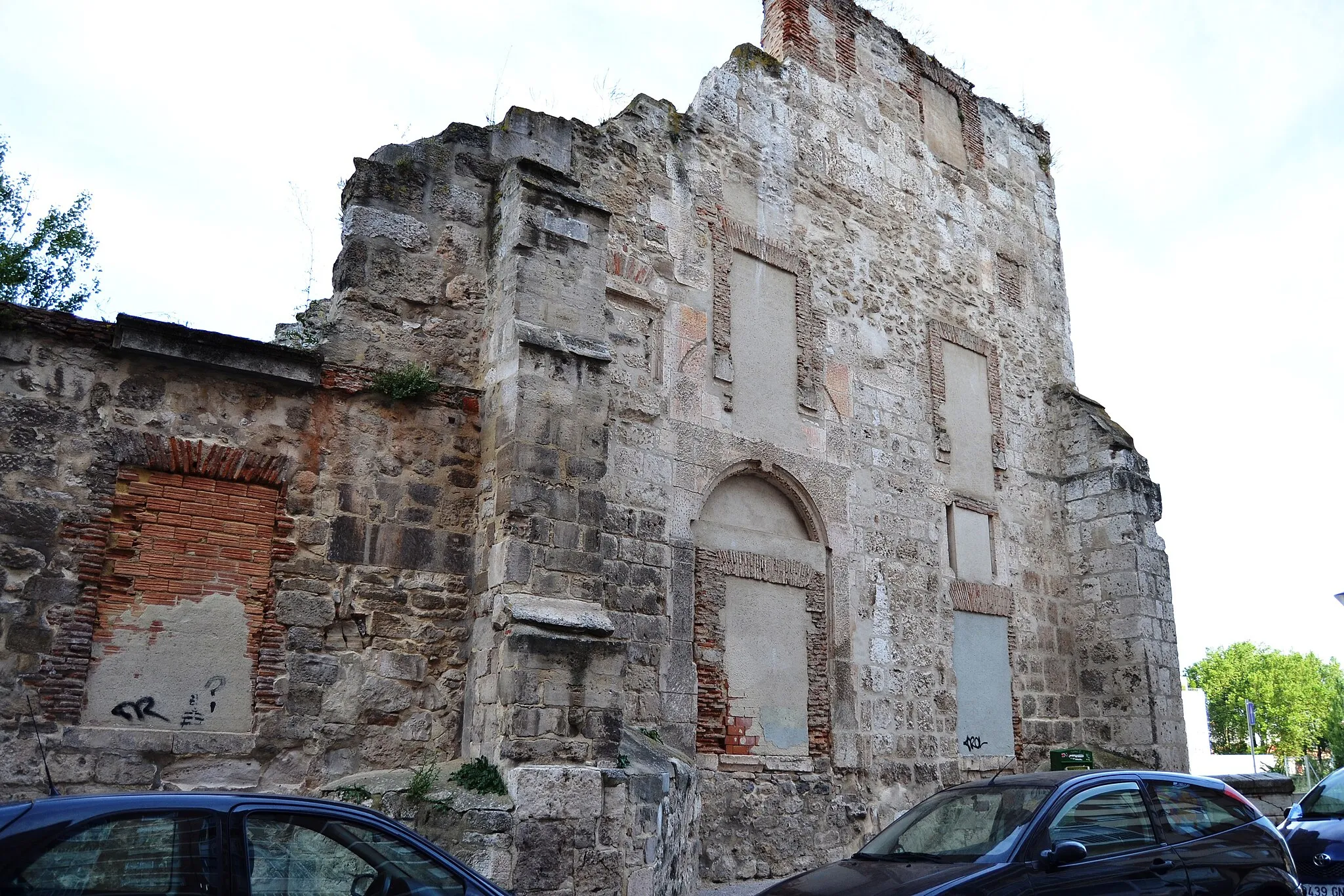 Photo showing: Uno de los muros.