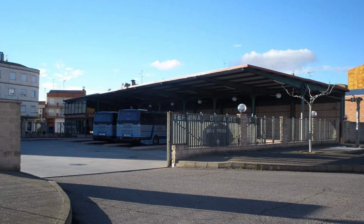 Photo showing: Santa María del Páramo (León) - Estación de autobuses