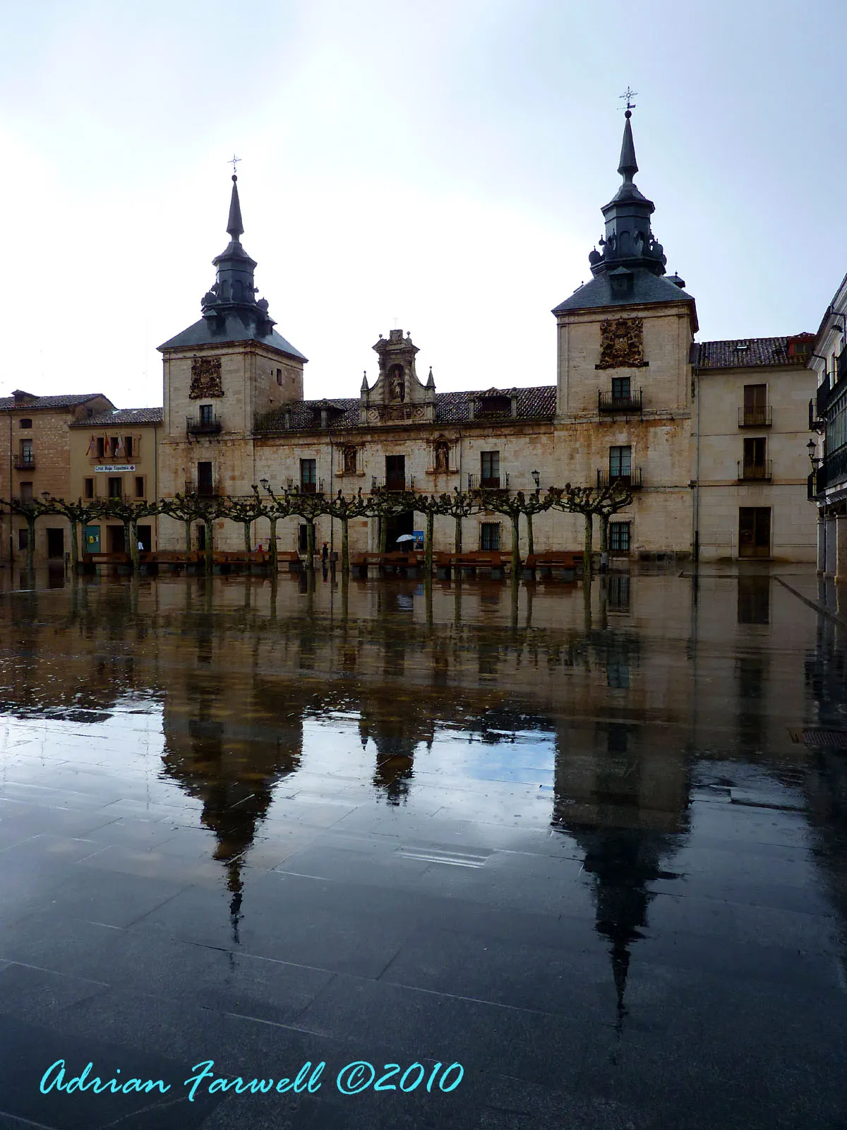 Photo showing: El Burgo de Osma - Rainy Day Reflections