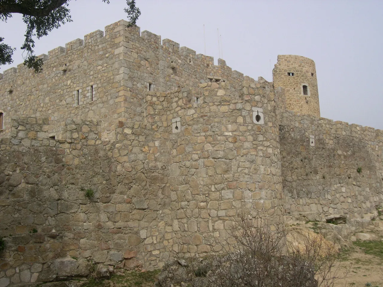 Photo showing: Castillo de Don Álvaro de Luna
La Adrada
Provincia de Avila
Castilla y León.

España