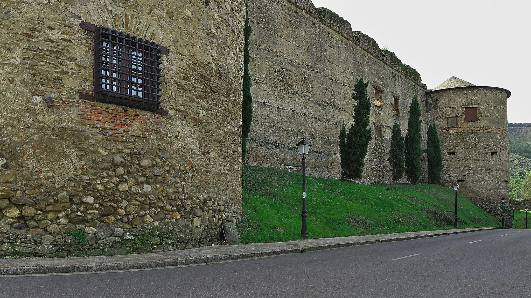 Photo showing: Castillo-Palacio de planta cuadrada (s. XVI)