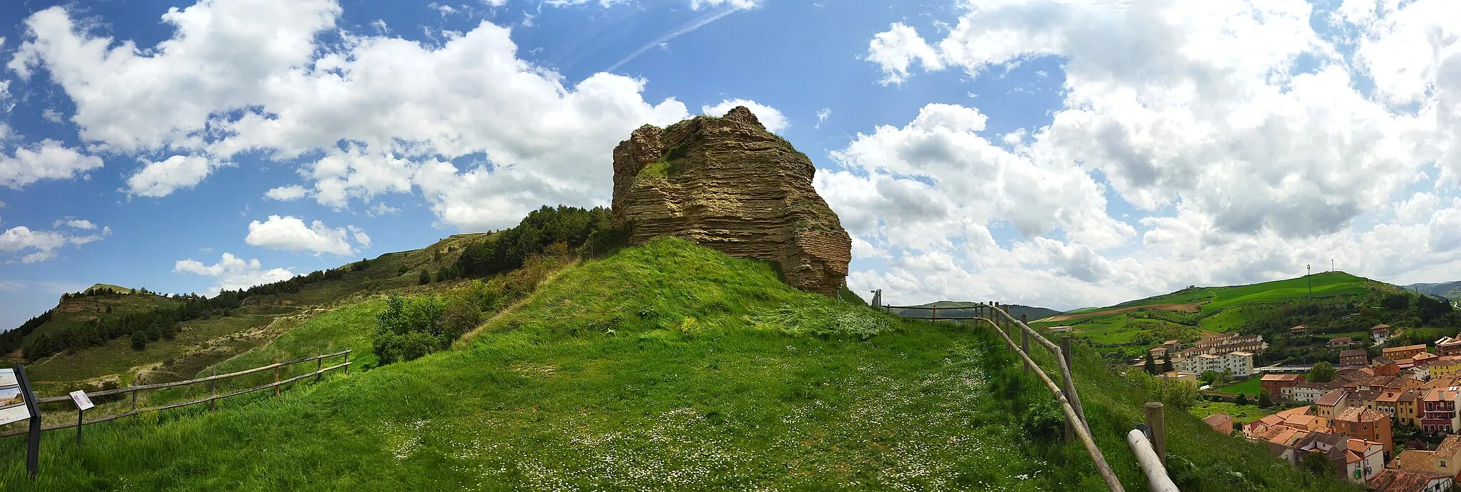 Photo showing: Ruinas del castillo de Belorado