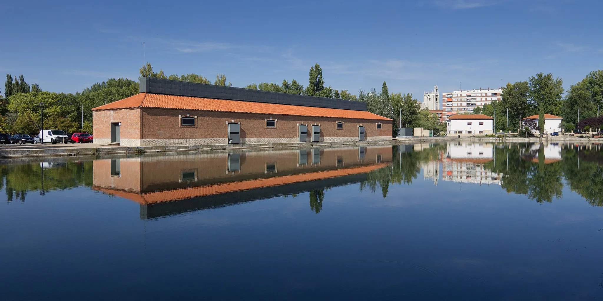 Photo showing: Docks of the Channel of Castile in Palencia, Castile and León, Spain.