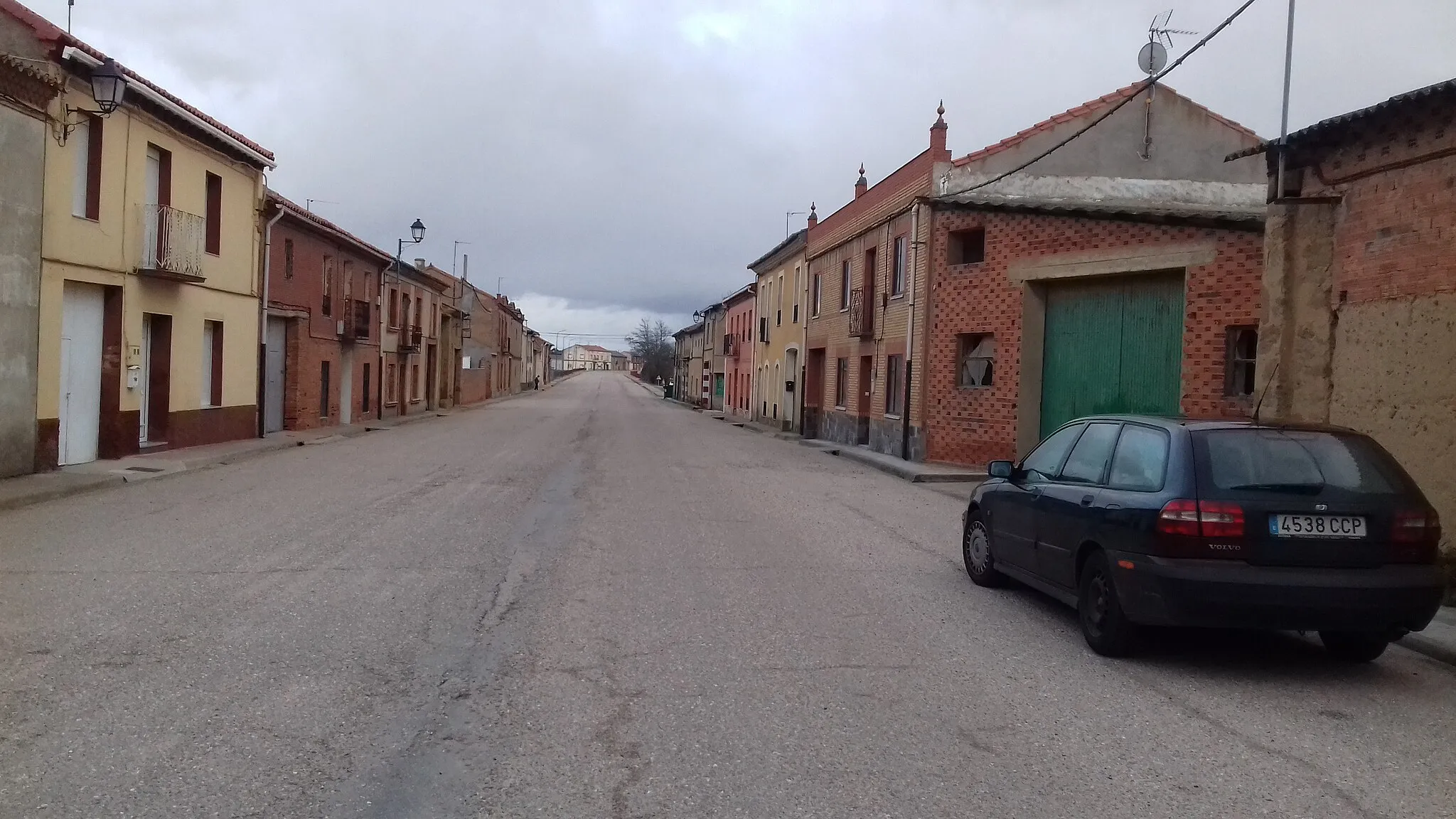 Photo showing: Avenida Baltasar Lobo de Cerecinos de Campos, tramo urbano da estrada N-VI