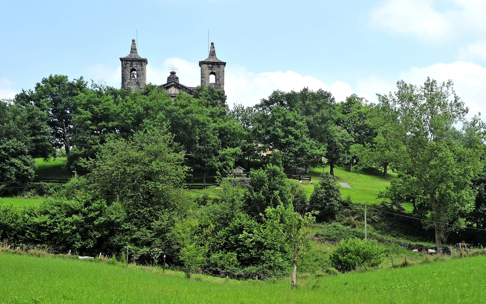 Photo showing: The church of Aldeacueva, Carranza Valley [Karrantza Arana], Biscay, Basque Country, Spain