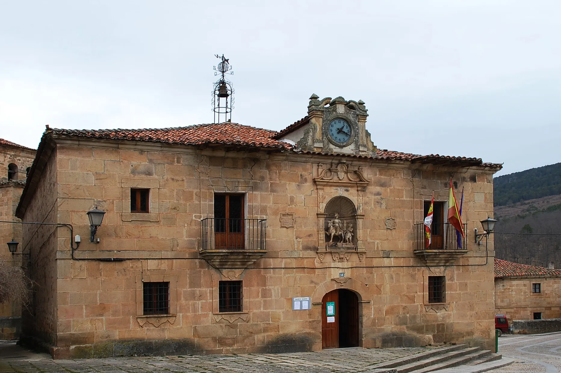 Photo showing: Ayuntamiento de Molinos de Duero (Soria).
