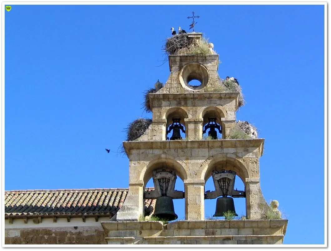 Photo showing: Detalle de la espadaña de la iglesia parroquial