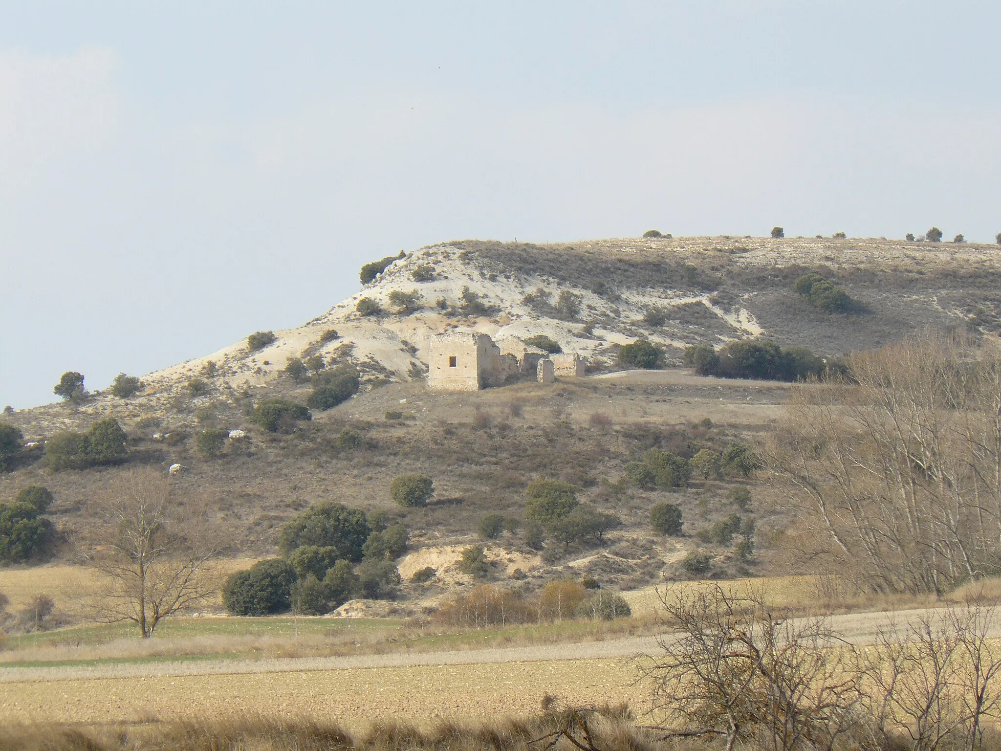 Photo showing: Ruinas de la ermita de la Virgen del Val, Piquera de San Esteban, Soria.