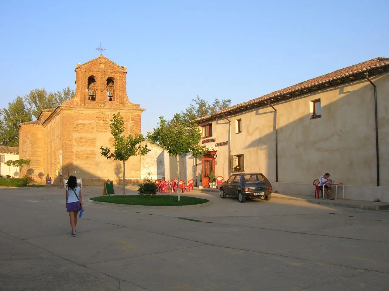 Photo showing: Un bonito nombre para una pequeña y encantadora localidad donde termina el Camino de Santiago a su paso por la provincia de Palencia.