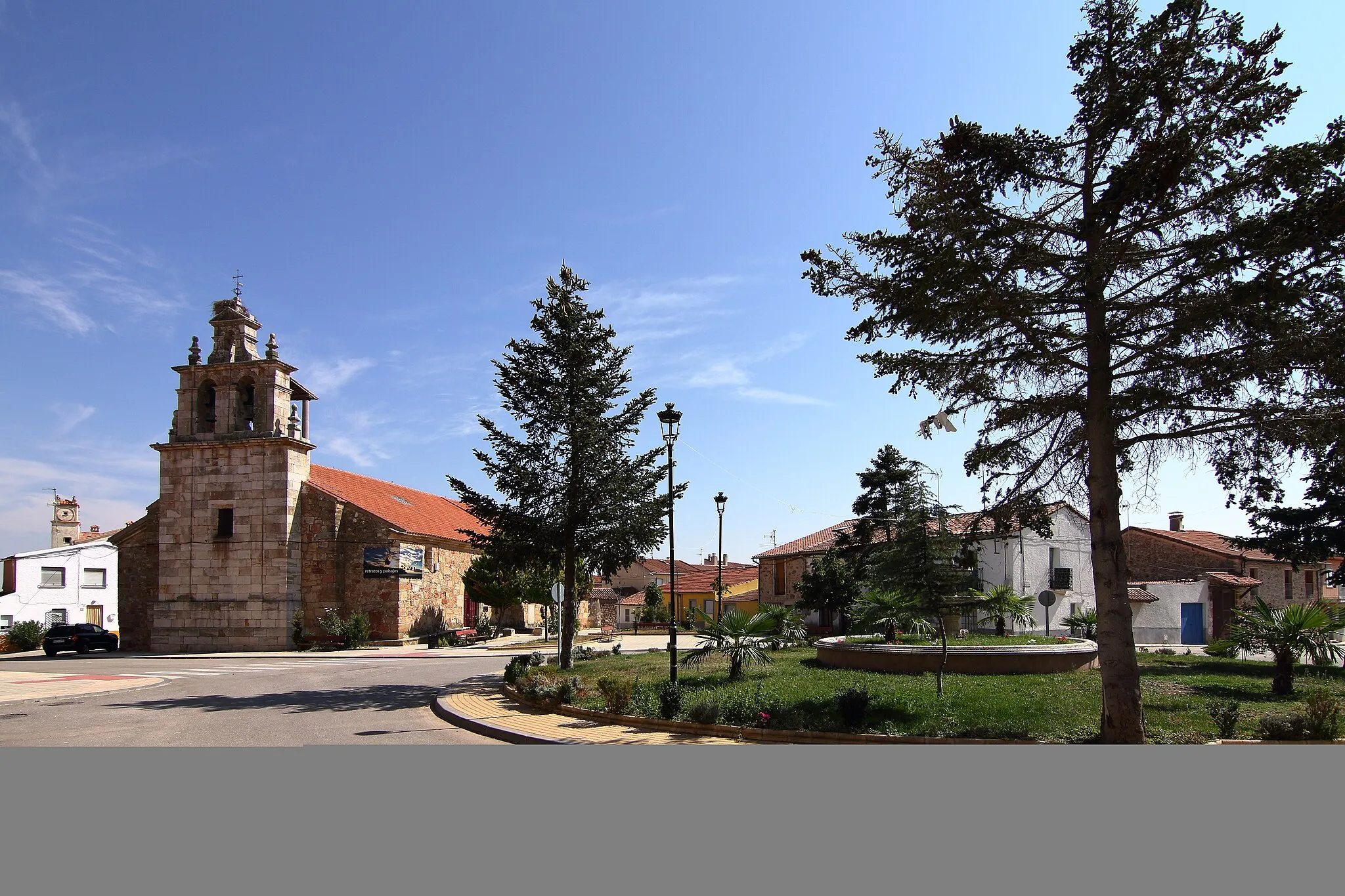 Photo showing: Plaza Mayor de Calvarrasa de Arriba