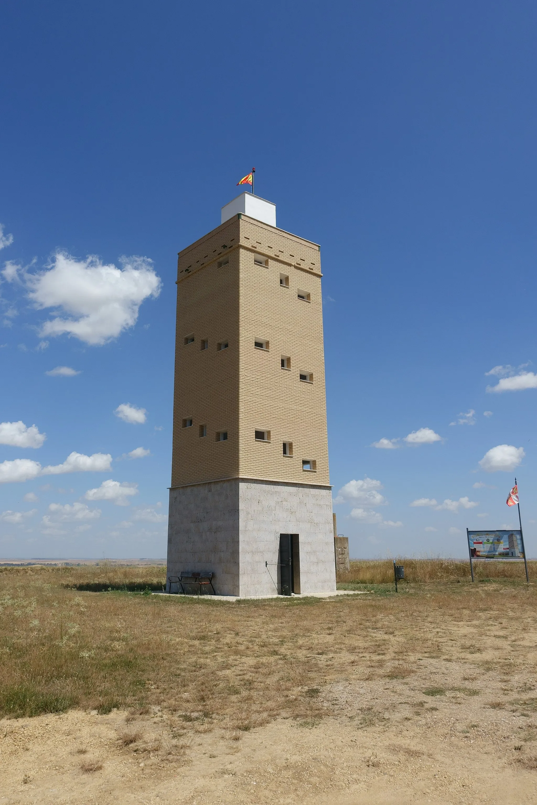 Photo showing: Torre-mirador de Lomas (Palencia, España).