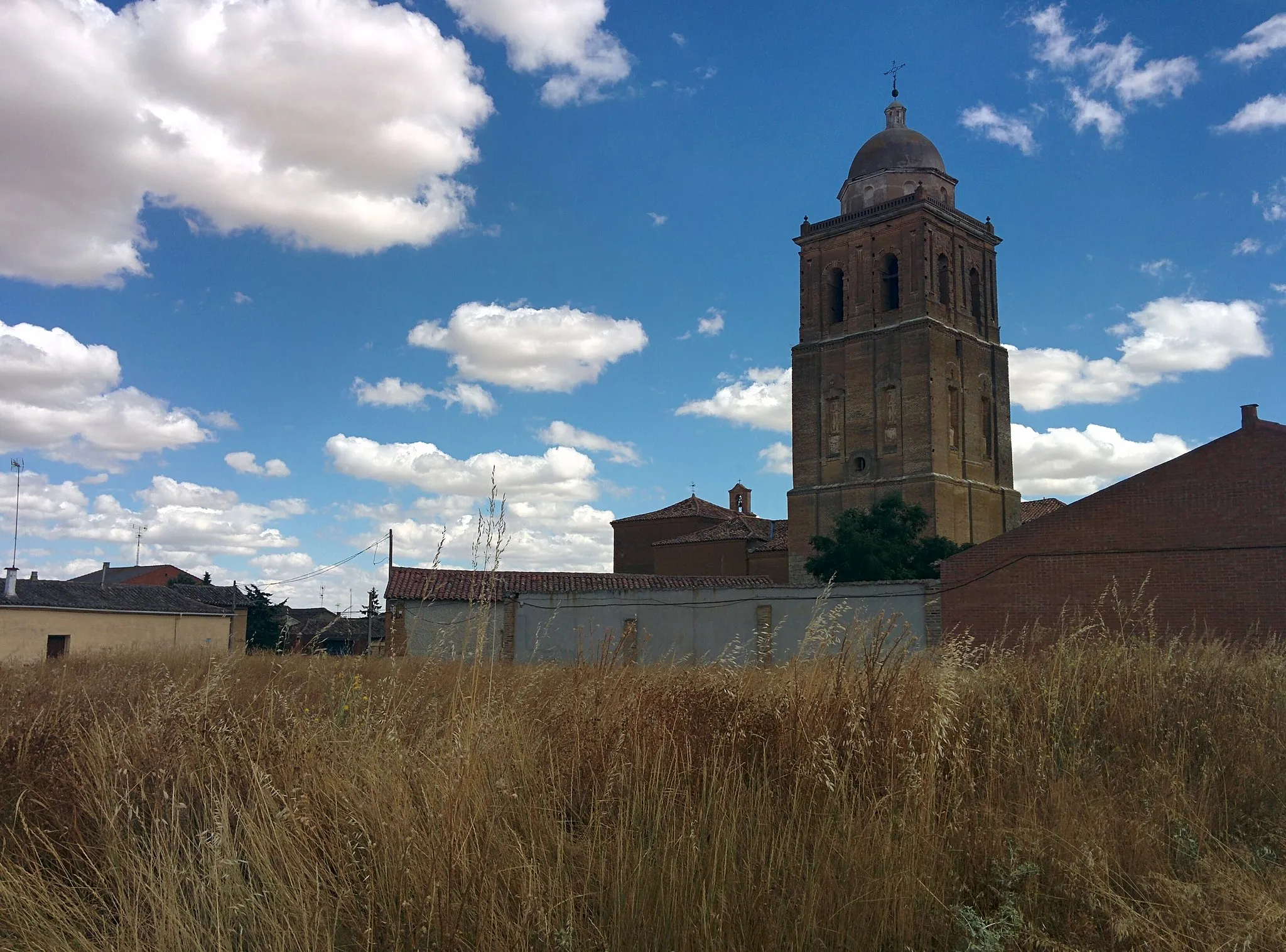 Photo showing: Iglesia de San Miguel, en Mazuecos de Valdeginate (Palencia, España).