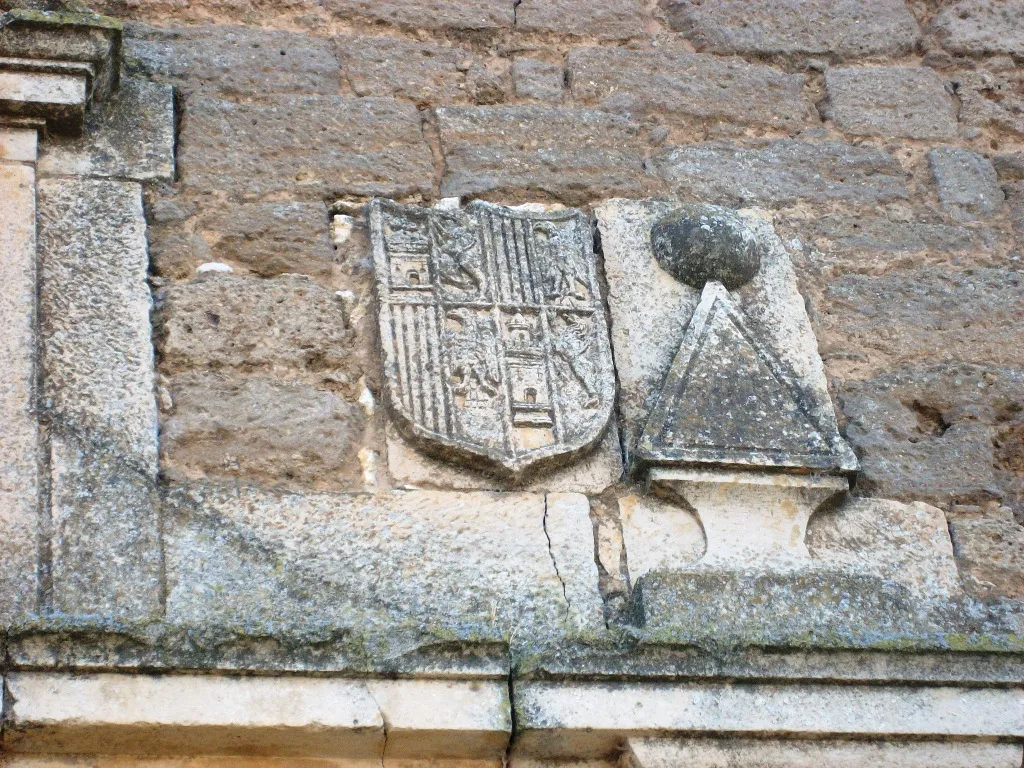 Photo showing: Escut a la façana de la Ermita del Cristo  Villanueva del Campo (Zamora)