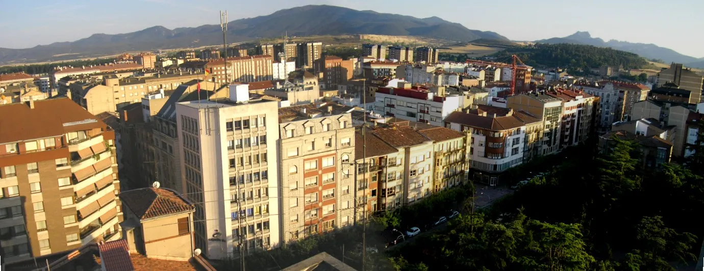Photo showing: Vista panorámica del centro de la ciudad desde la torre del parque.