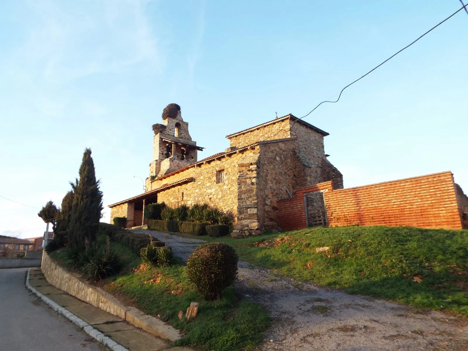 Photo showing: Vista exterior iglesia Tabuyuelo.