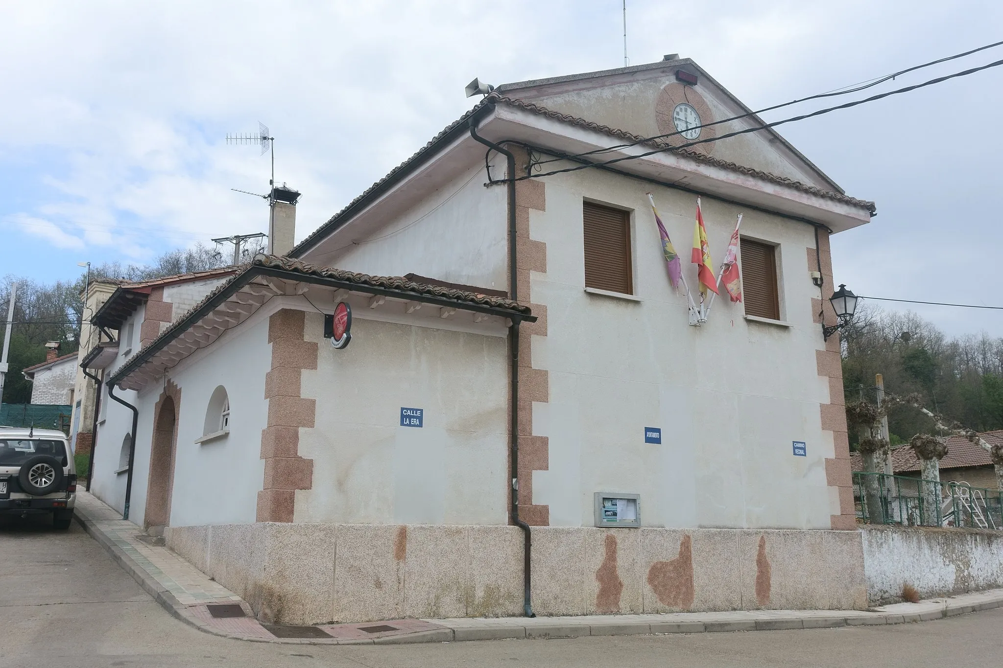 Photo showing: Casa consistorial de Mantinos (Palencia, España).