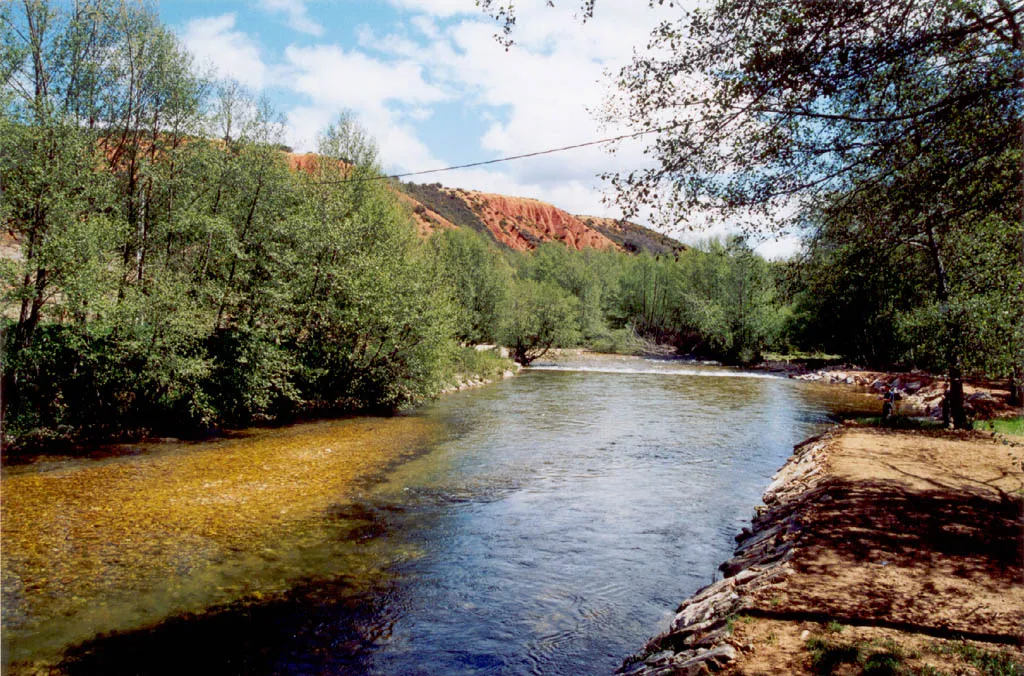 Photo showing: Río Duerna desde el puente de Priaranza