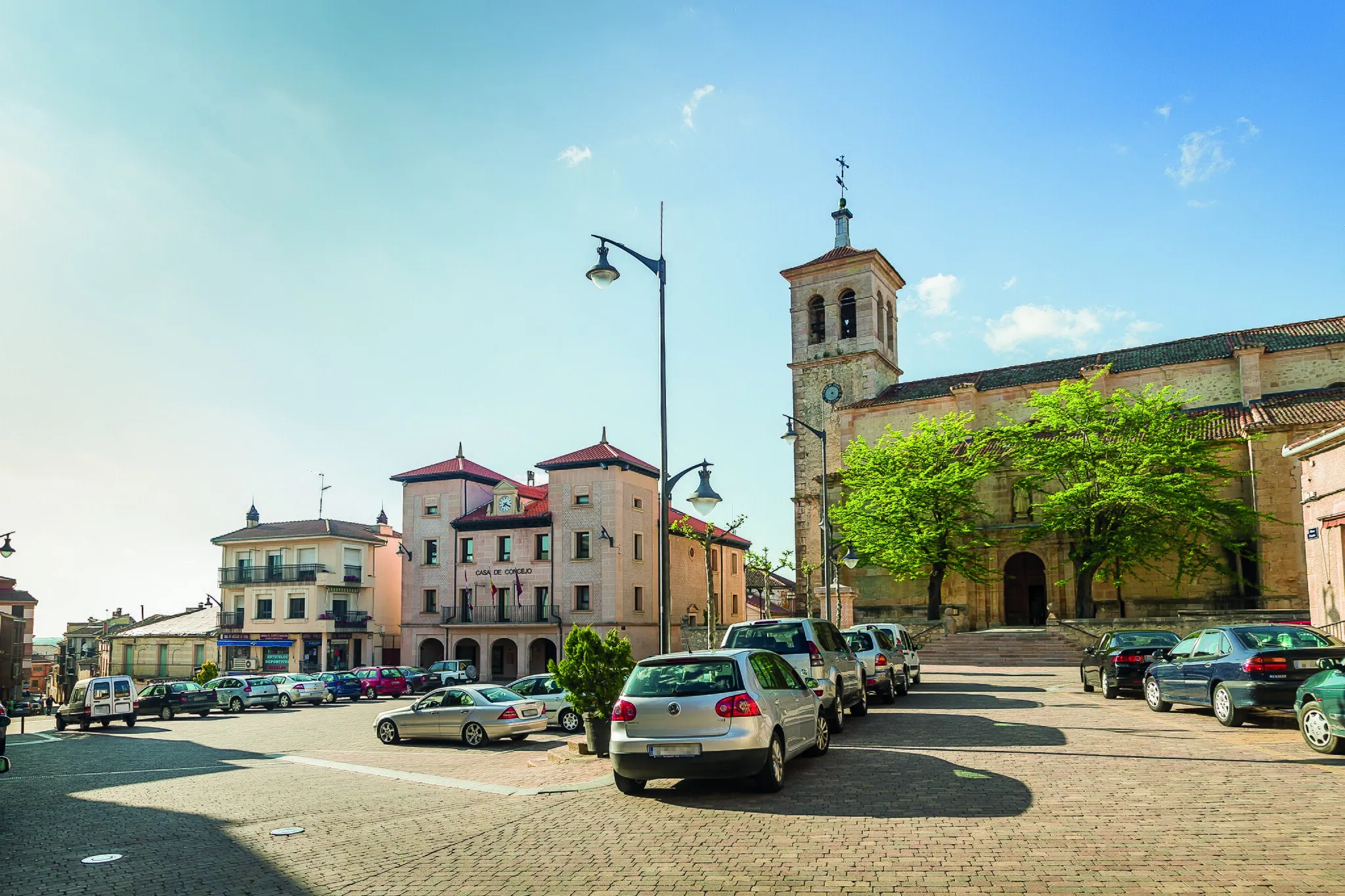Photo showing: Ayuntamiento y plaza de Cantalejo
