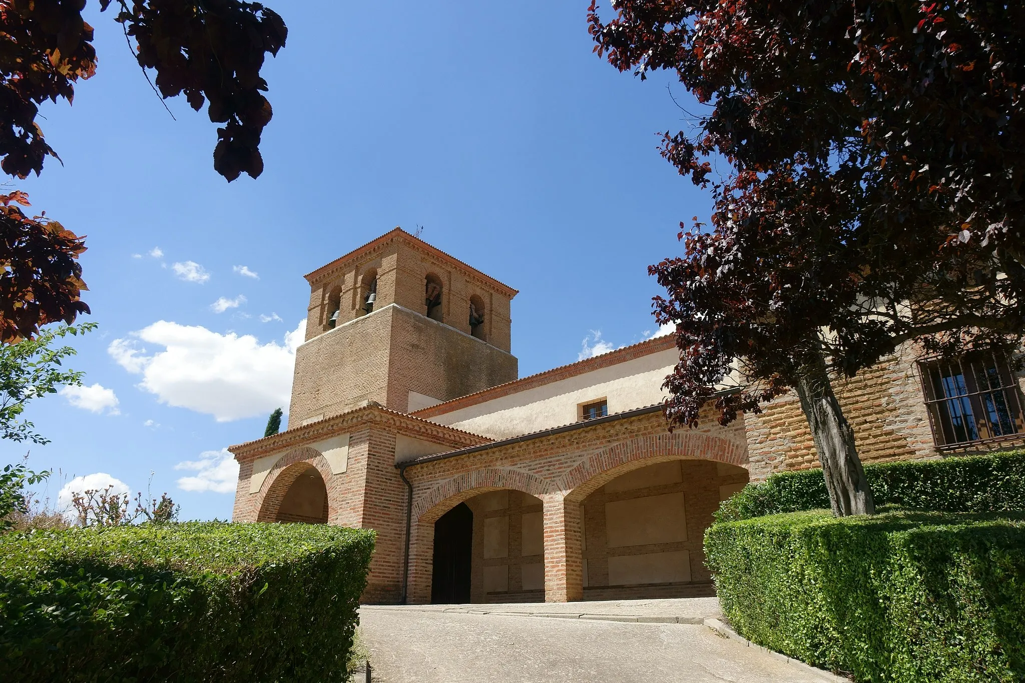 Photo showing: Iglesia de Santiago Apóstol, en Villanueva del Rebollar (Palencia, España).