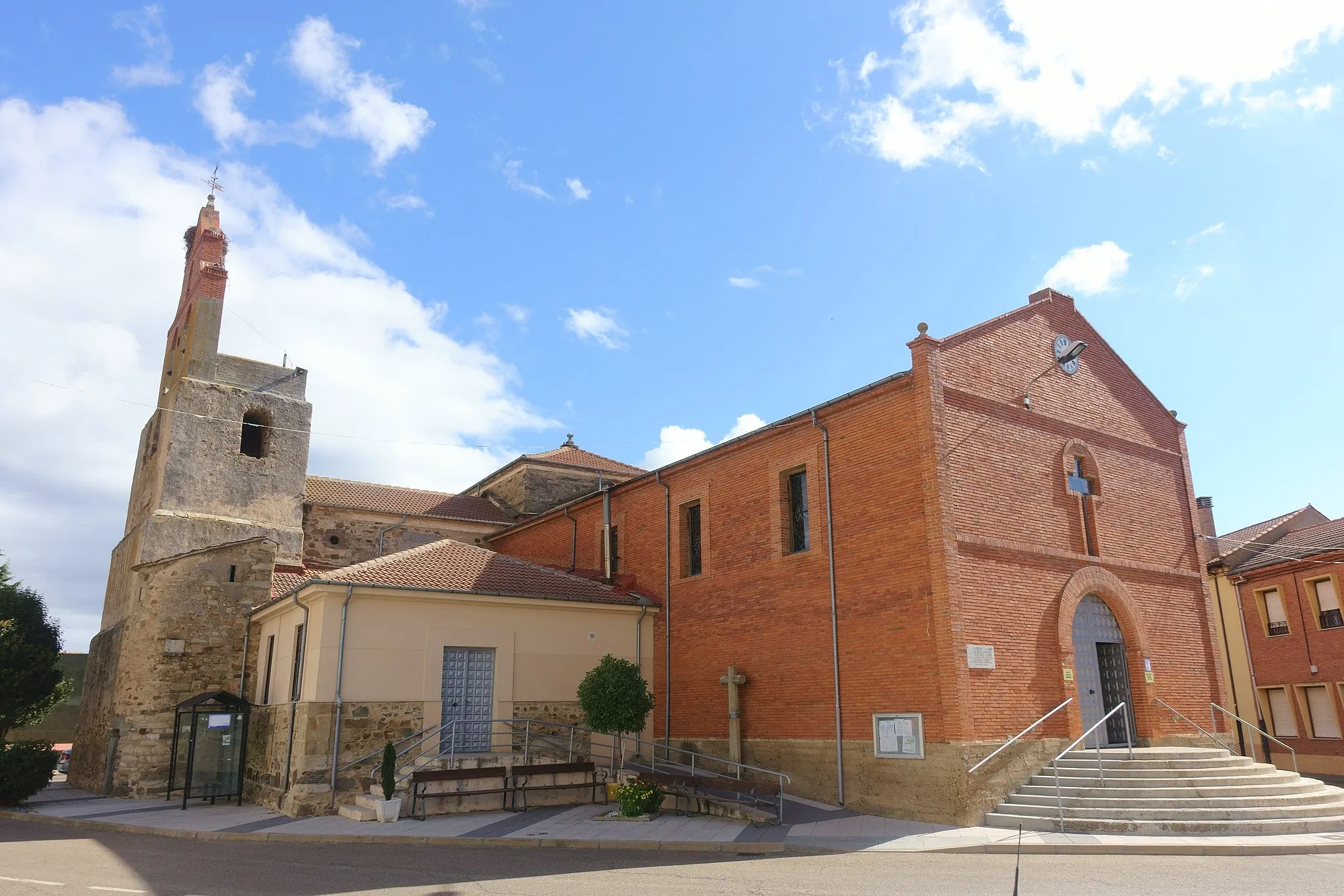 Photo showing: Iglesia de Santiago Apóstol, San Cristóbal de la Polantera (León, España).