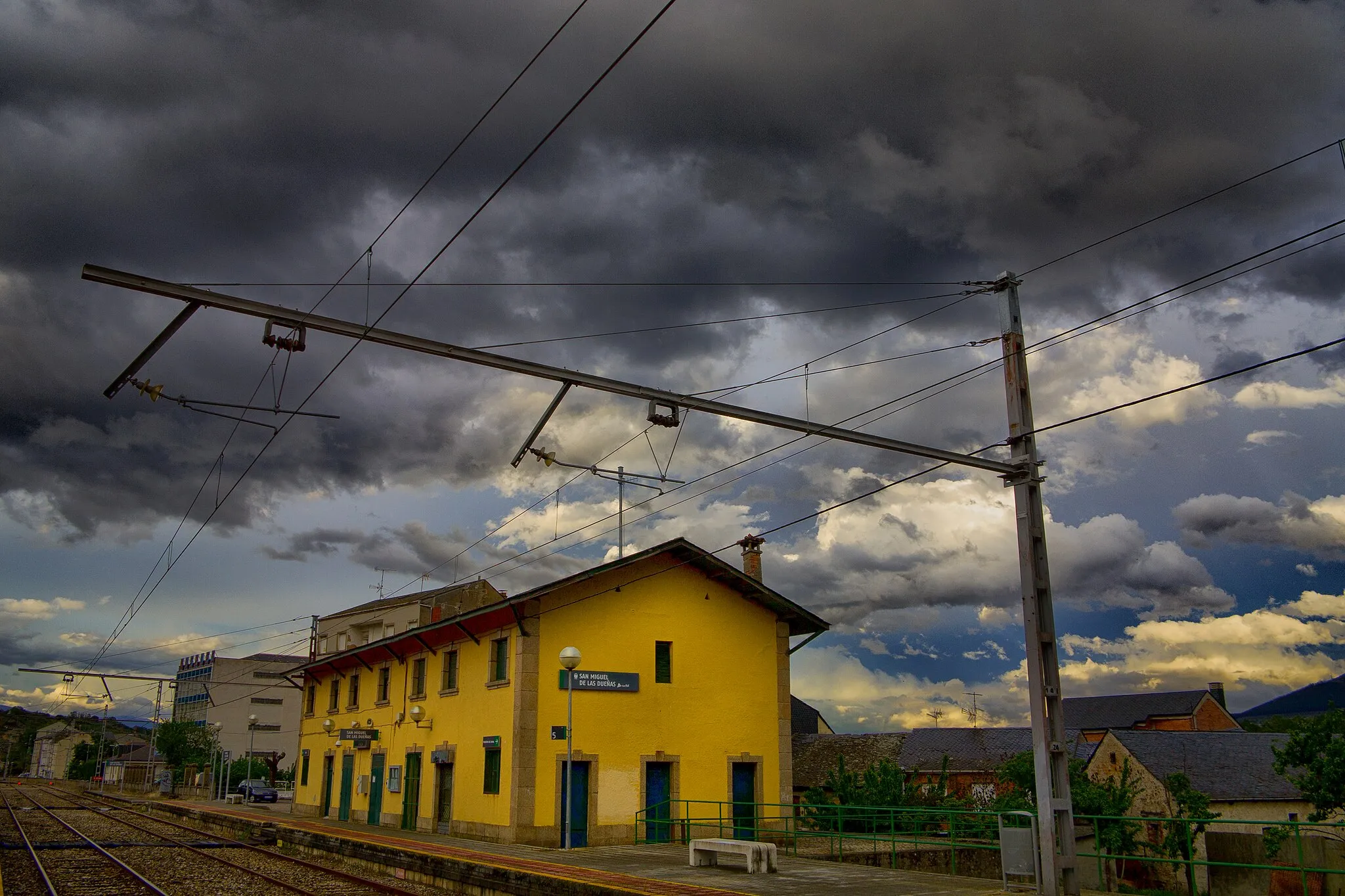 Photo showing: Estación de San Miguel de las Dueñas