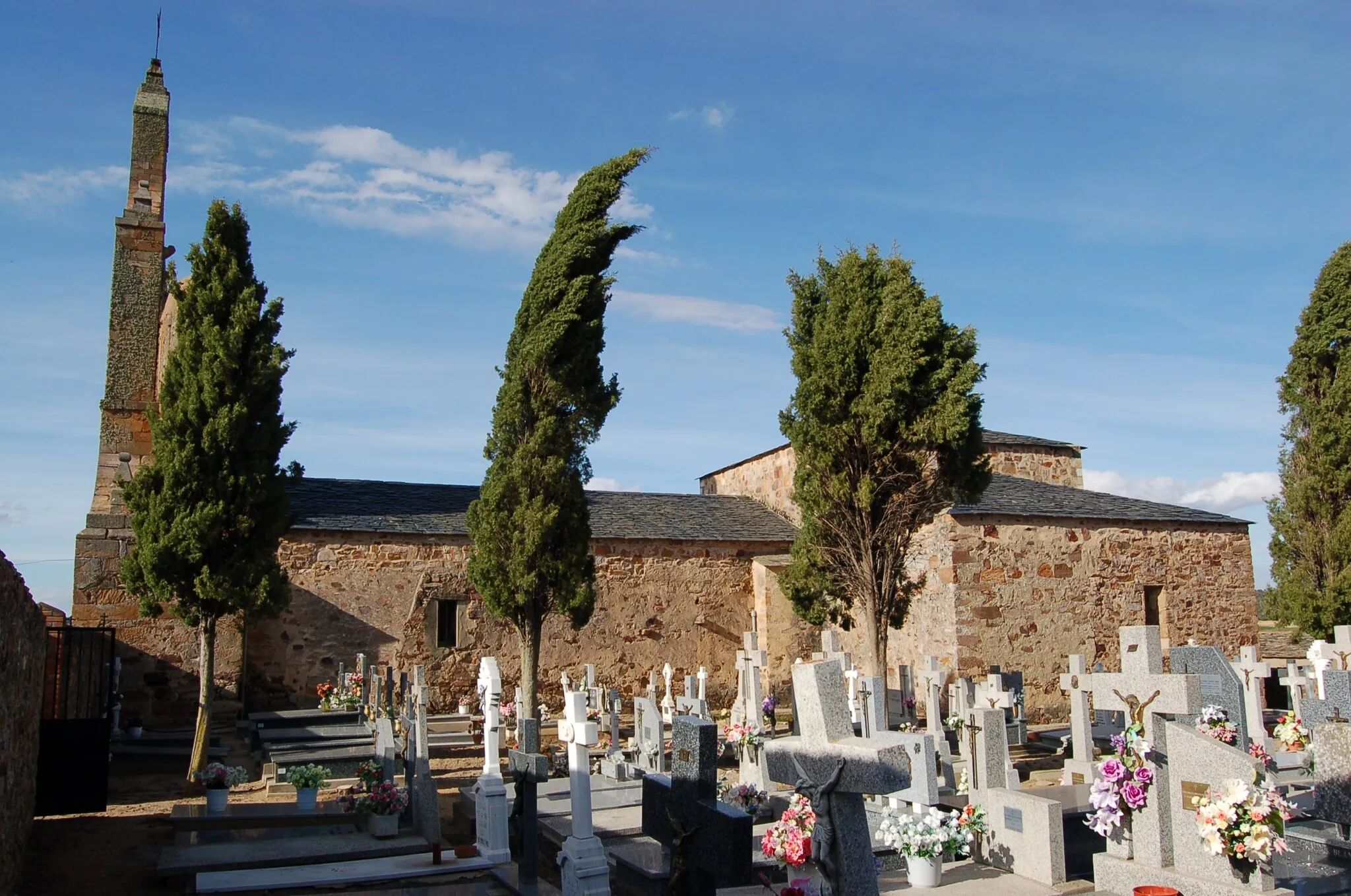 Photo showing: Cemiterio de Perilla de Castro