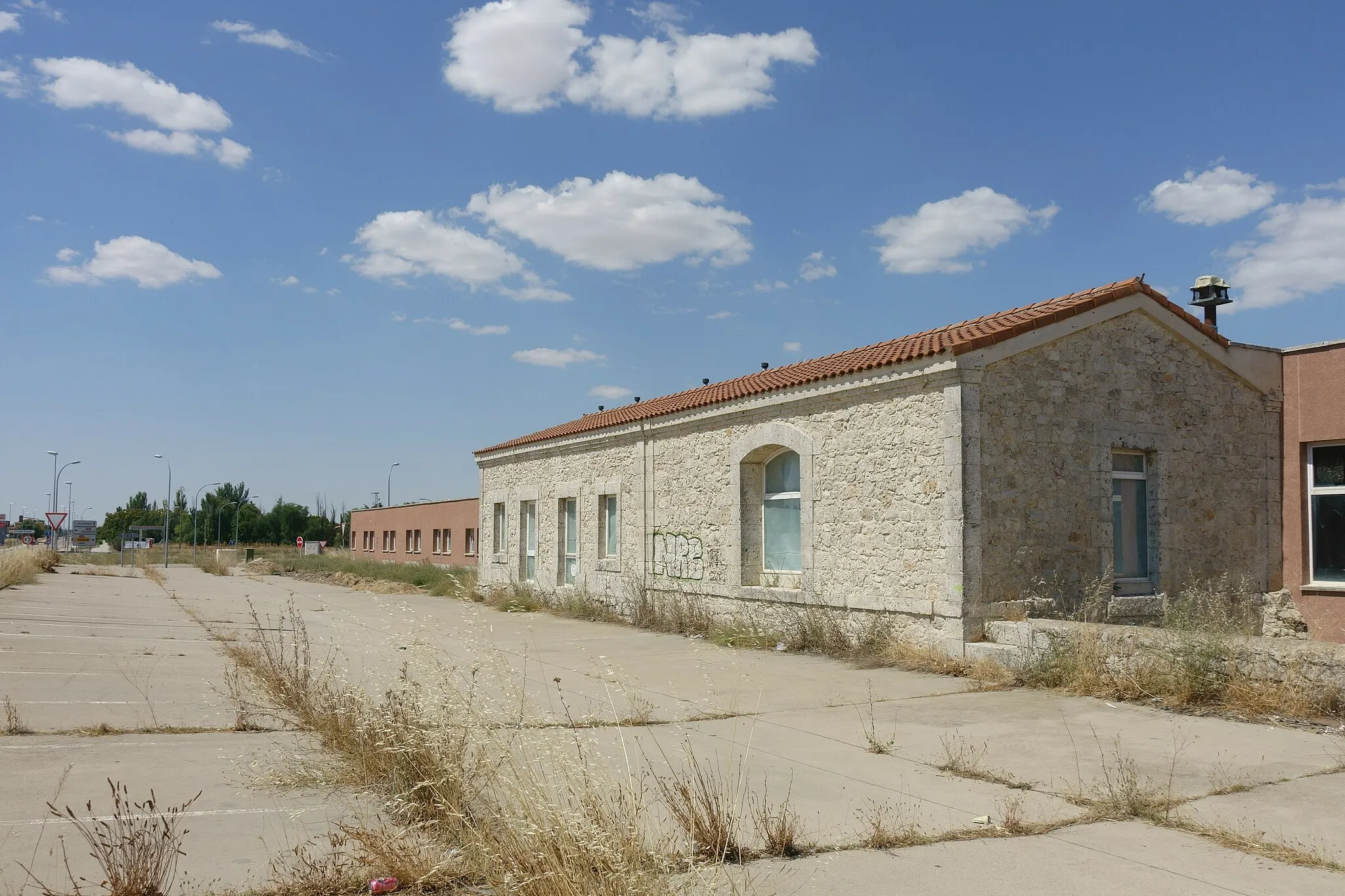 Photo showing: Antigua estación de ferrocarril de Villanubla (Valladolid, España).