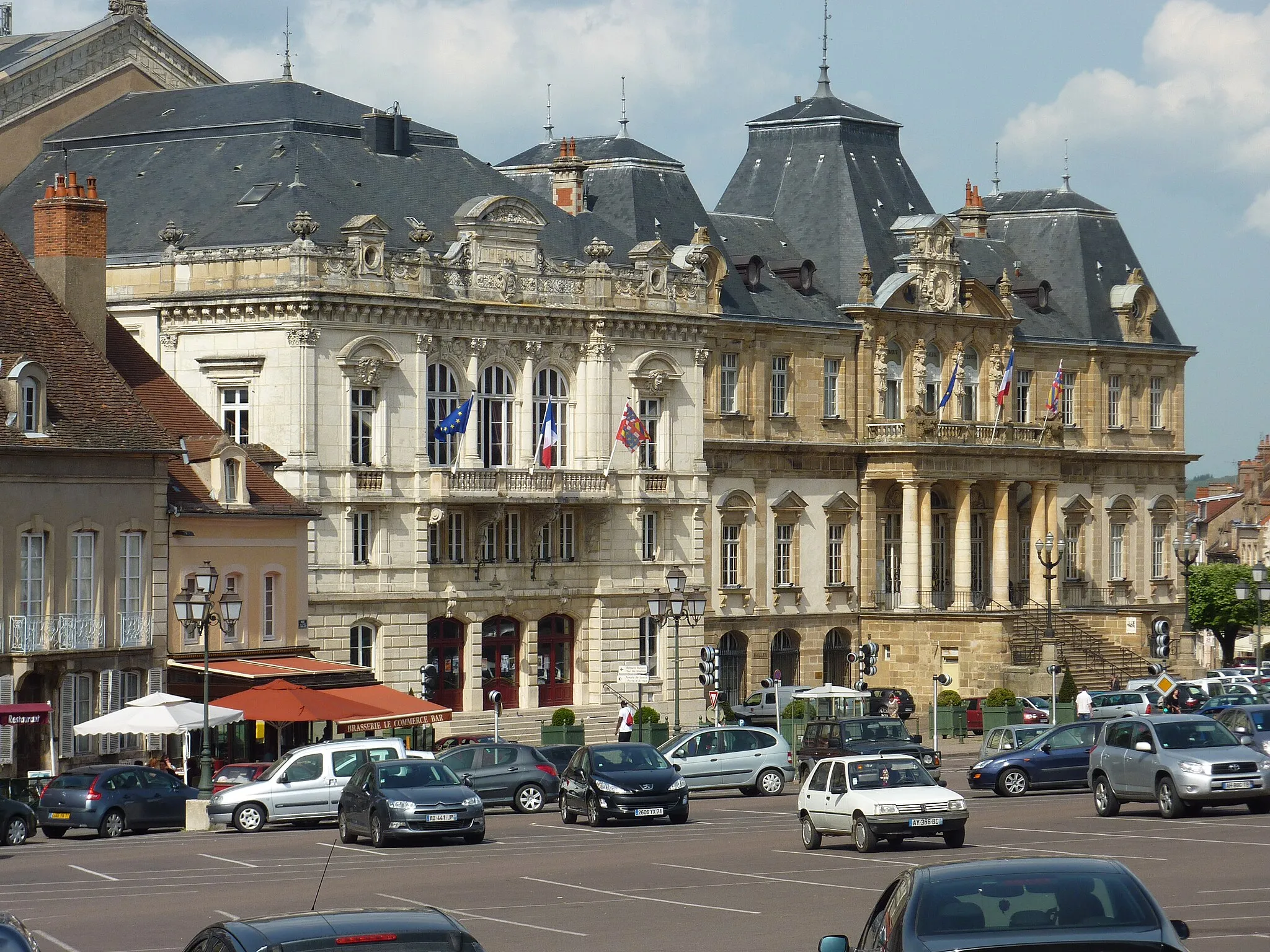 Photo showing: Autun : l'hôtel-de-ville et le théâtre