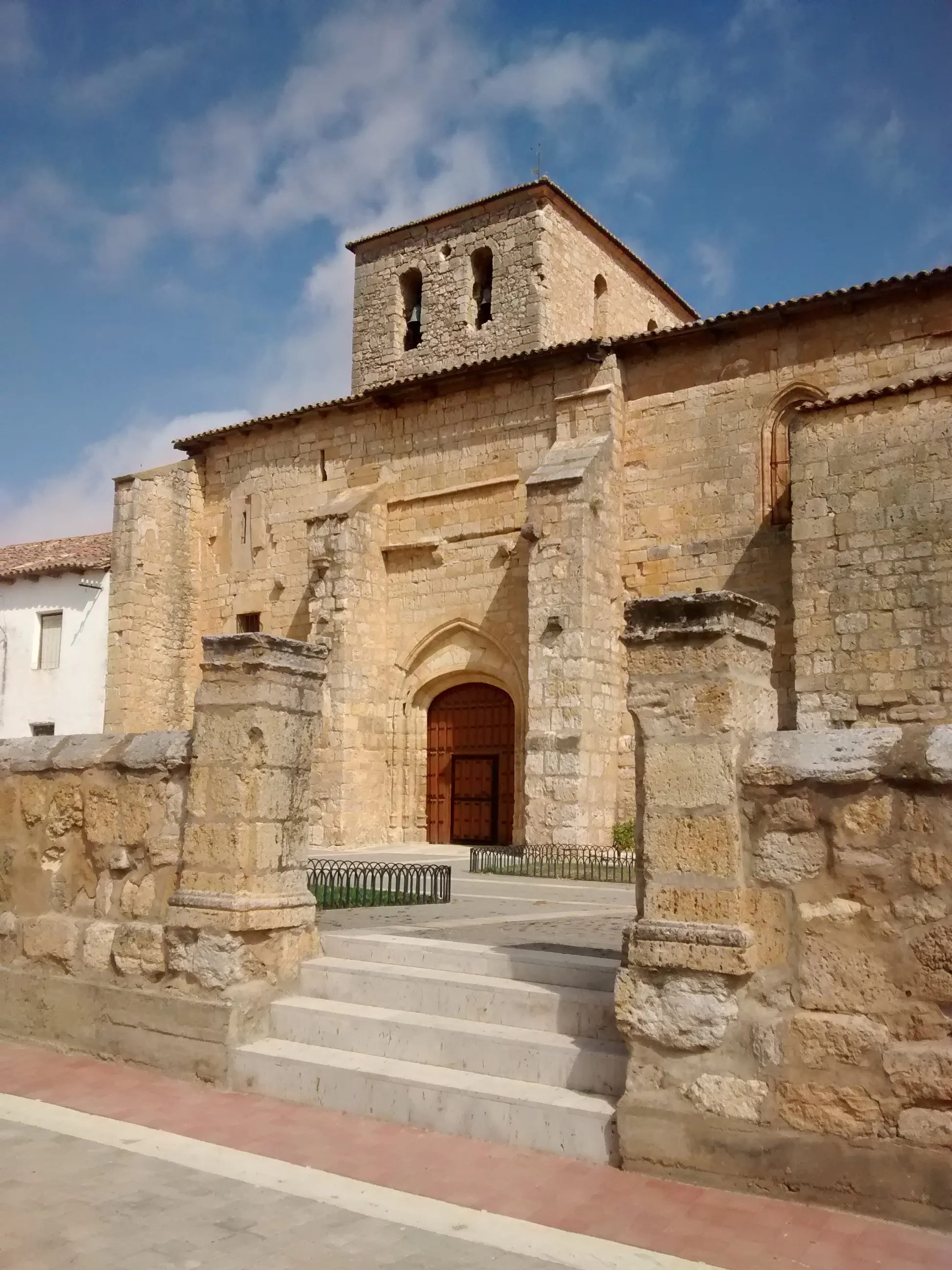 Photo showing: Iglesia de Nuestra Señora de la Asunción, en Melgar de Yuso (Palencia, España).