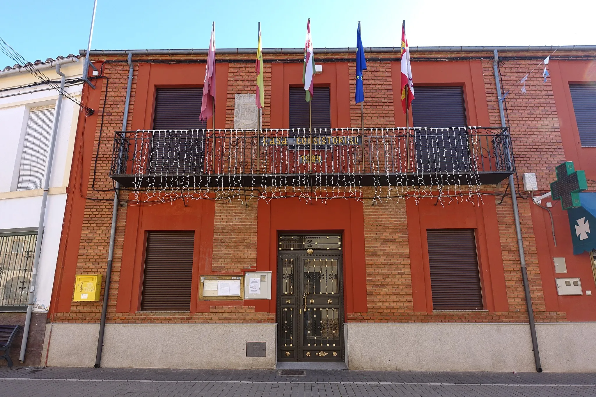 Photo showing: Casa consistorial de Villares de Órbigo (León, España).