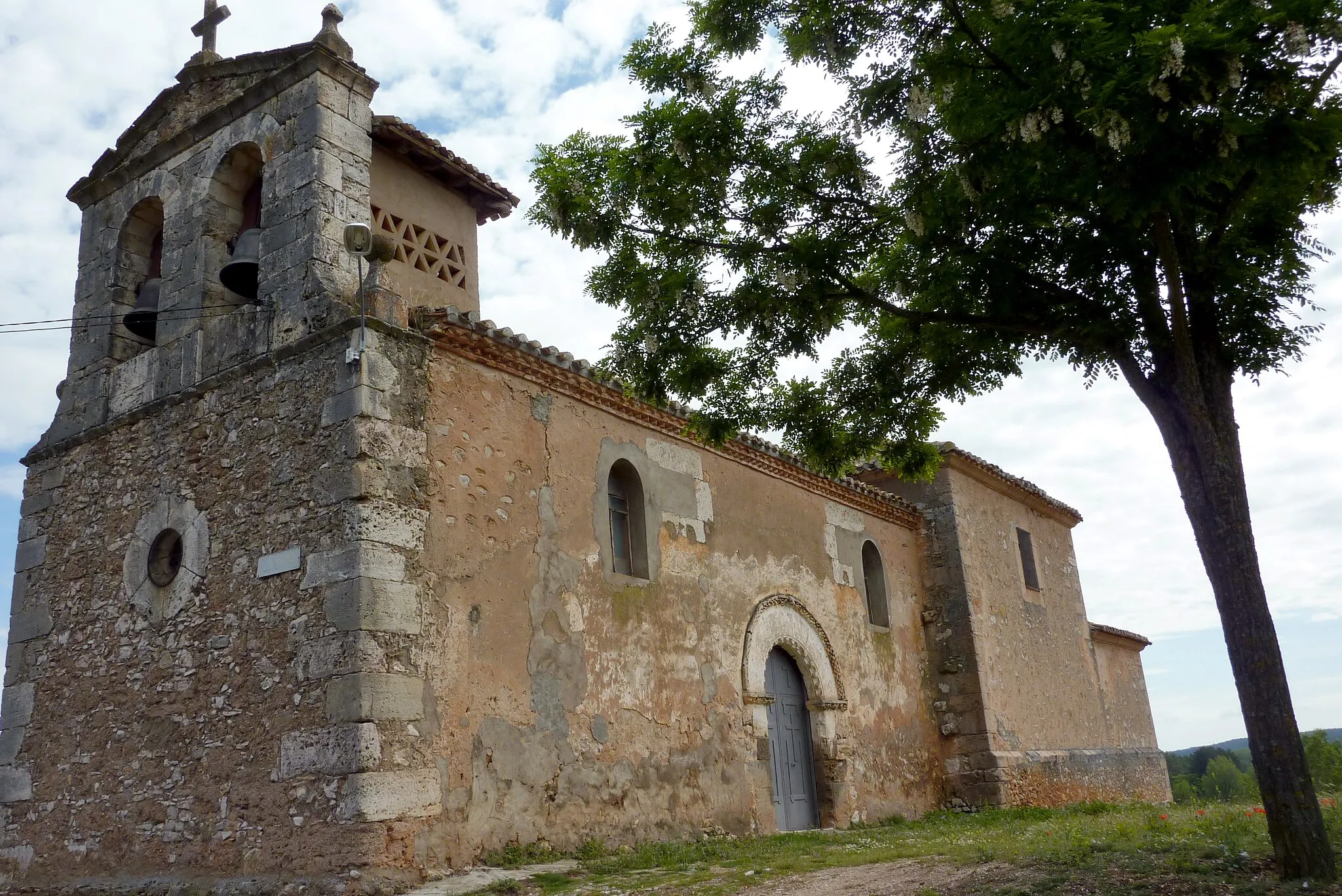 Photo showing: Katholische Pfarrkirche Nuestra Señora del Espino in Barcebal in der spanischen Provinz Soria (Castilla y León), Kirche aus dem 17. Jahrhundert mit romanischem Portal (Nuestra Señora del Espino Circulo Románico)