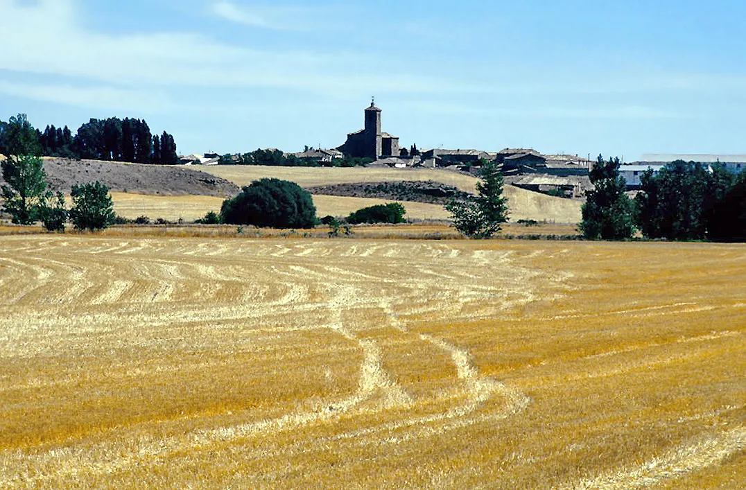 Photo showing: The village and its surroundings. Alentisque, Soria, Castile and León, Spain