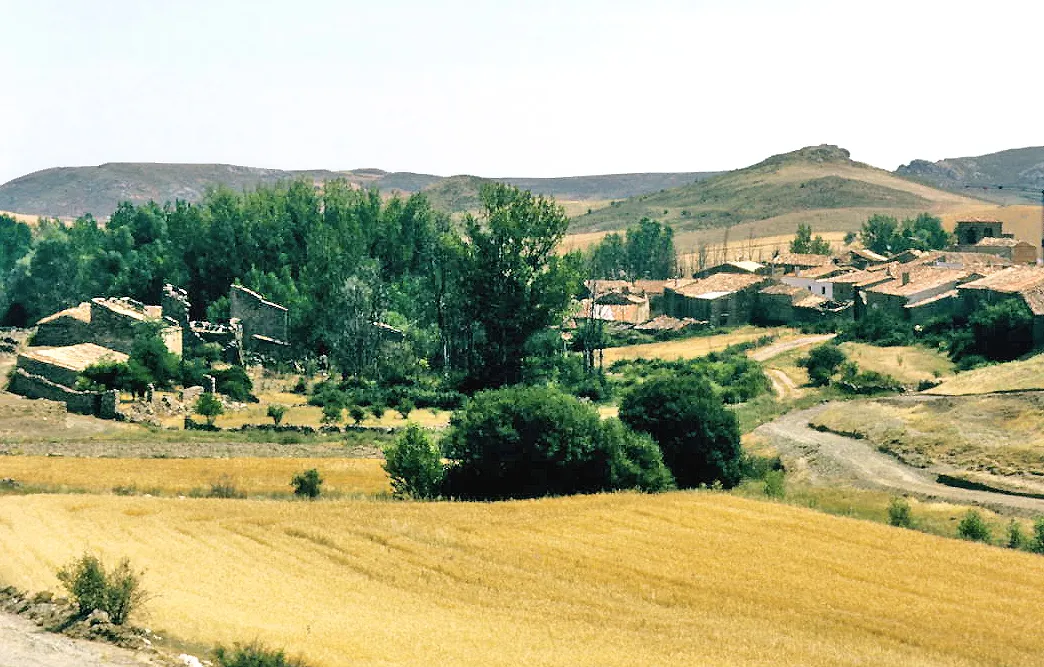 Photo showing: The village and its surroundings. Beltejar, Medinaceli, Soria, Castile and León, Spain