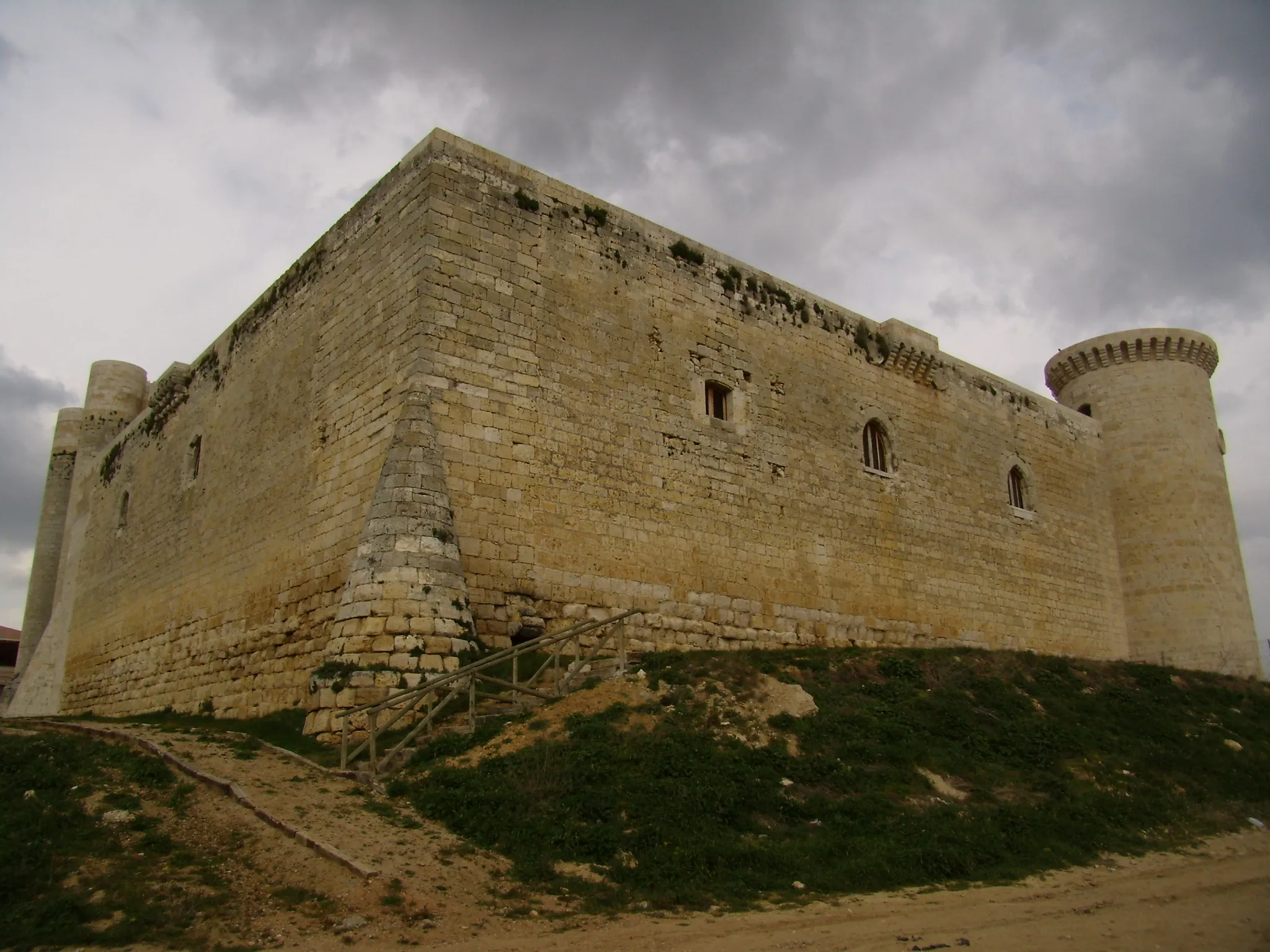 Photo showing: Castillo de Fuentes de Valdepero (Palencia, España).