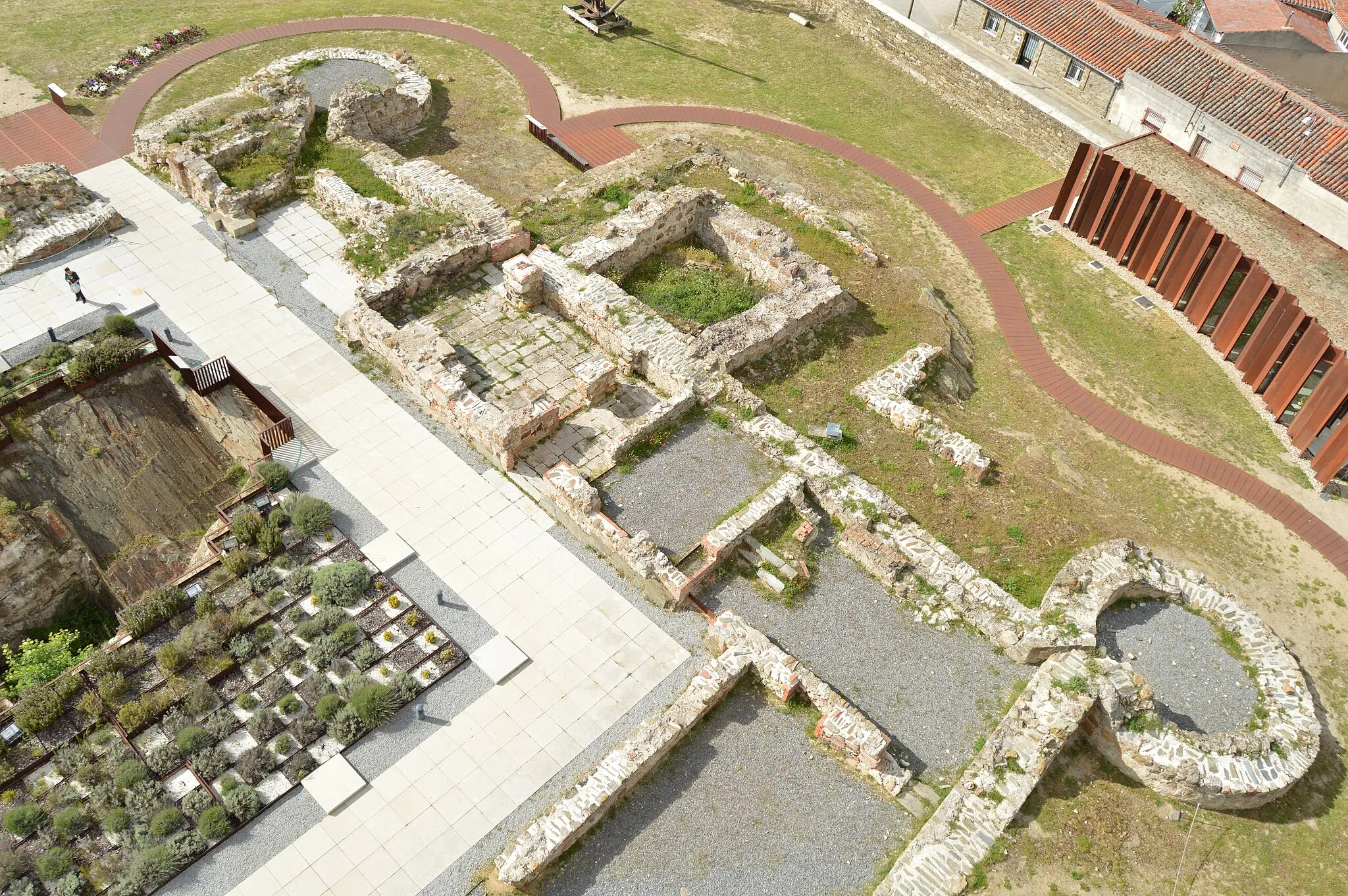 Photo showing: Ruinas del Castillo de los Duques de Alba. Alba de Tormes.