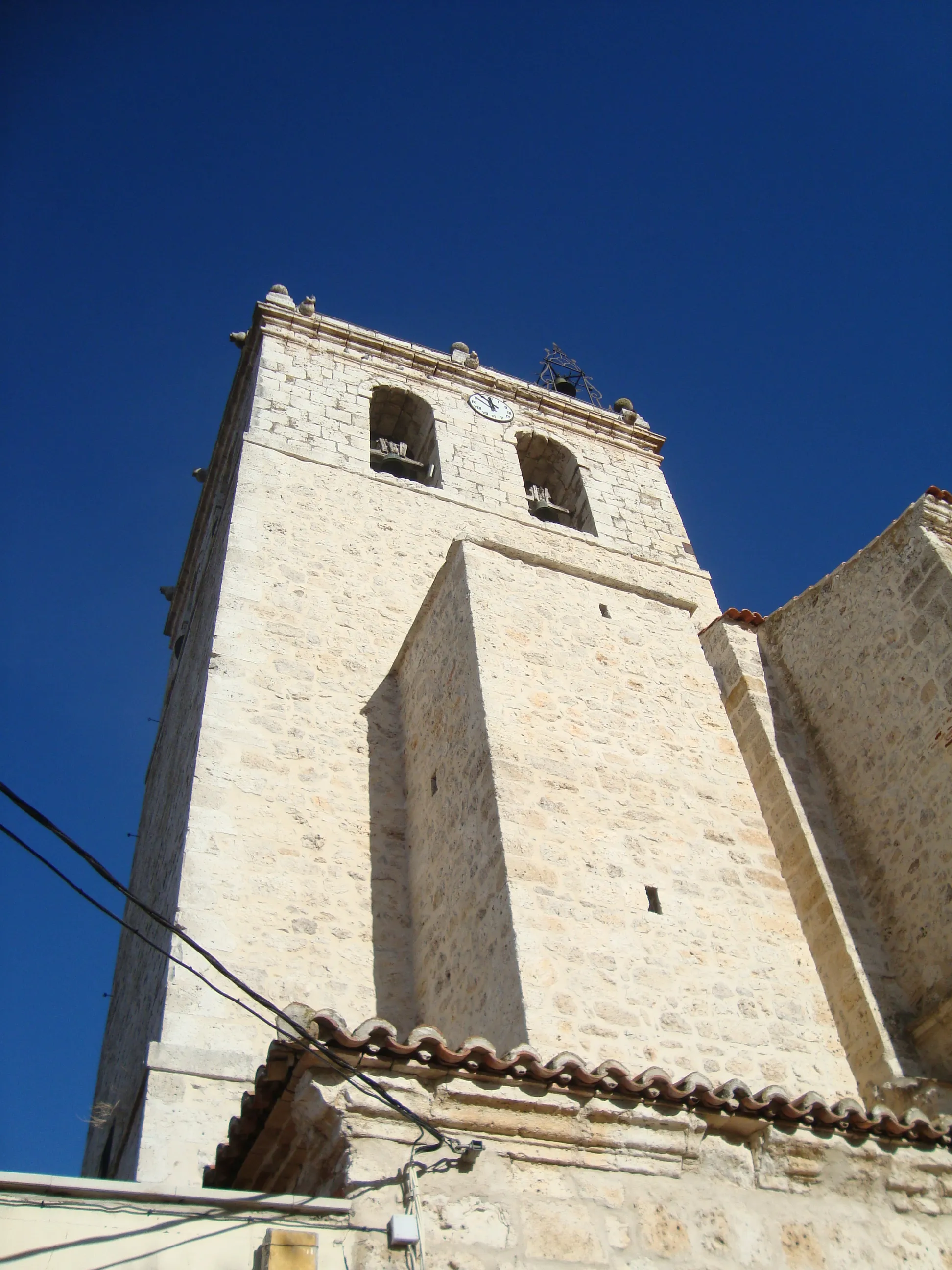 Photo showing: Torre de la iglesia parroquial de San Pelayo Mártir, en Piñel de Abajo (Valladolid).